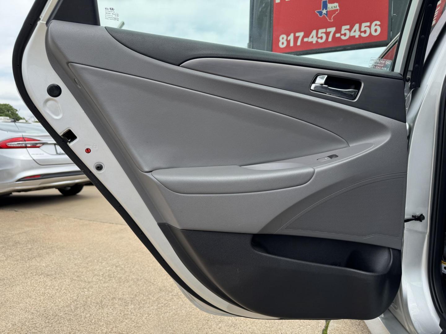 2015 SILVER HYUNDAI SONATA HYBRID BASE; (KMHEC4A47FA) , located at 5900 E. Lancaster Ave., Fort Worth, TX, 76112, (817) 457-5456, 0.000000, 0.000000 - Photo#10