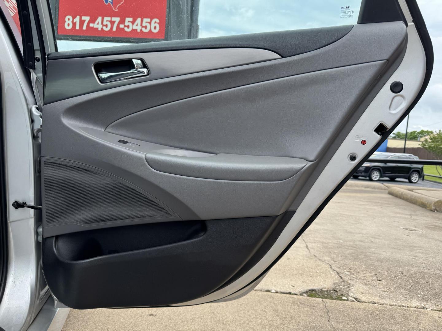 2015 SILVER HYUNDAI SONATA HYBRID BASE; (KMHEC4A47FA) , located at 5900 E. Lancaster Ave., Fort Worth, TX, 76112, (817) 457-5456, 0.000000, 0.000000 - Photo#12