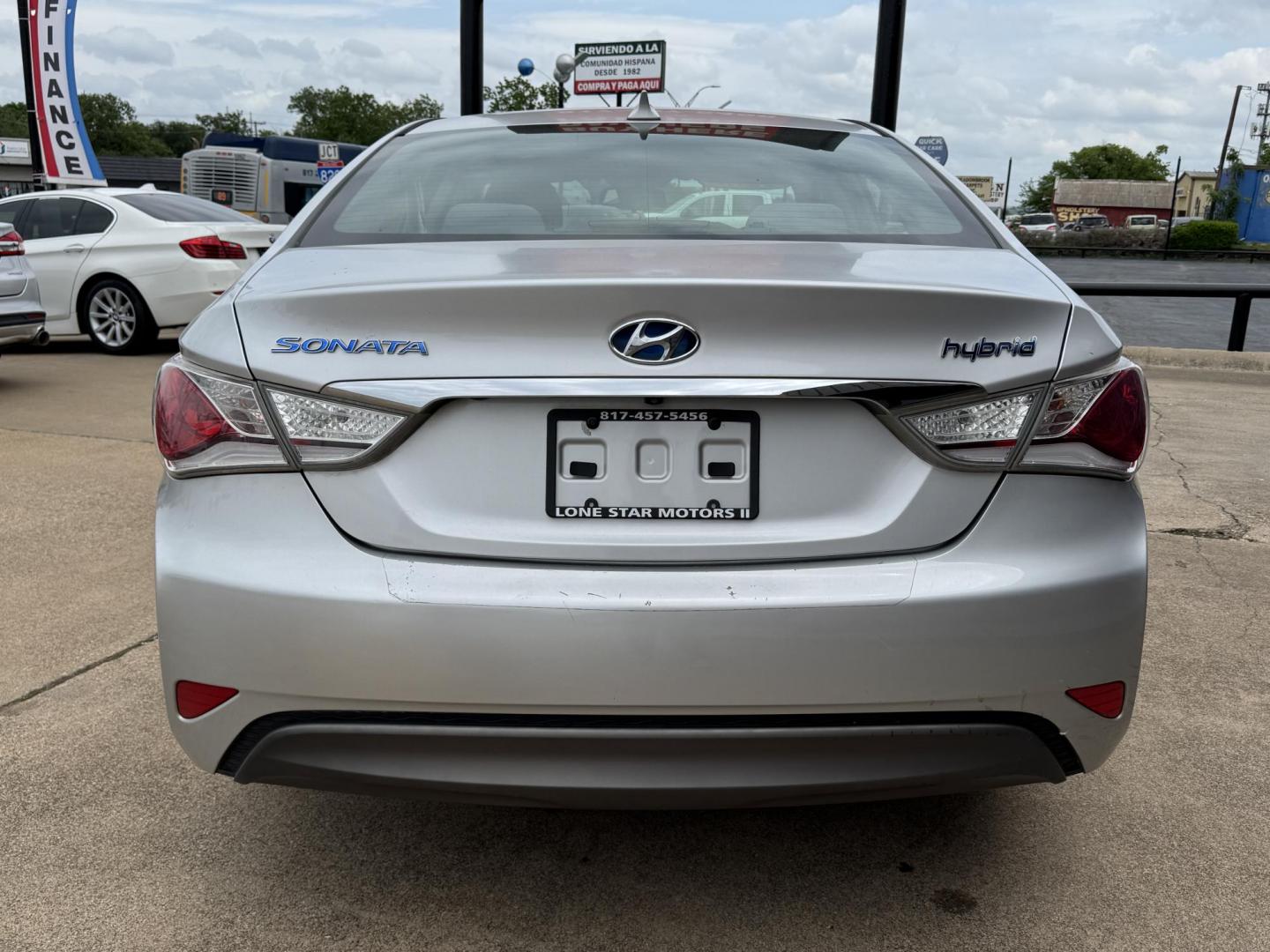 2015 SILVER HYUNDAI SONATA HYBRID BASE; (KMHEC4A47FA) , located at 5900 E. Lancaster Ave., Fort Worth, TX, 76112, (817) 457-5456, 0.000000, 0.000000 - Photo#4