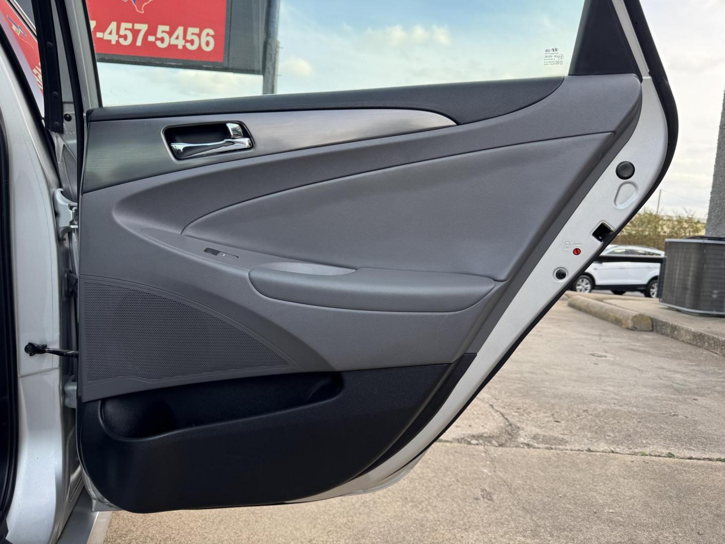 2015 SILVER HYUNDAI SONATA HYBRID BASE; (KMHEC4A47FA) , located at 5900 E. Lancaster Ave., Fort Worth, TX, 76112, (817) 457-5456, 0.000000, 0.000000 - Photo#12