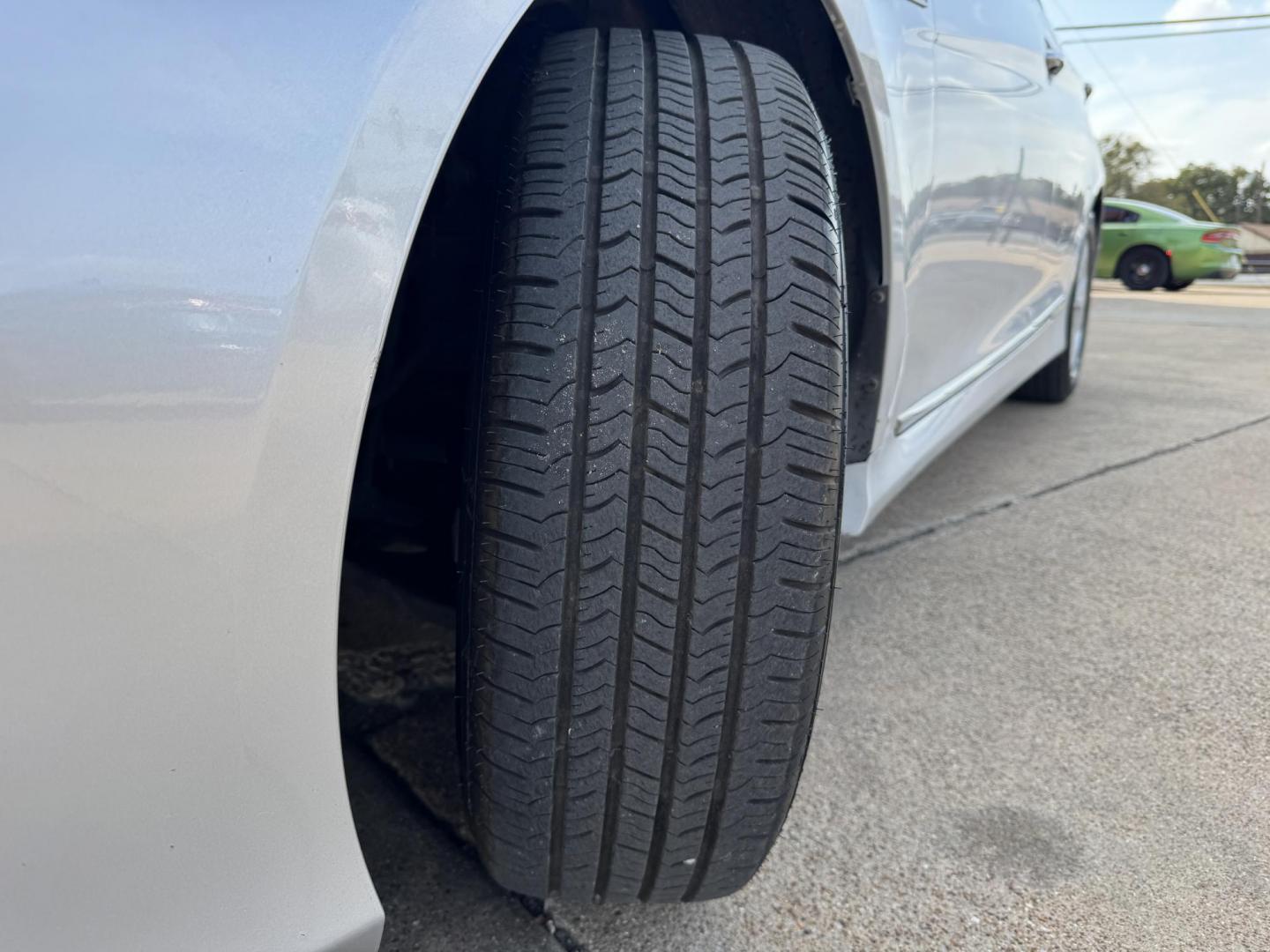 2015 SILVER HYUNDAI SONATA HYBRID BASE; (KMHEC4A47FA) , located at 5900 E. Lancaster Ave., Fort Worth, TX, 76112, (817) 457-5456, 0.000000, 0.000000 - Photo#19