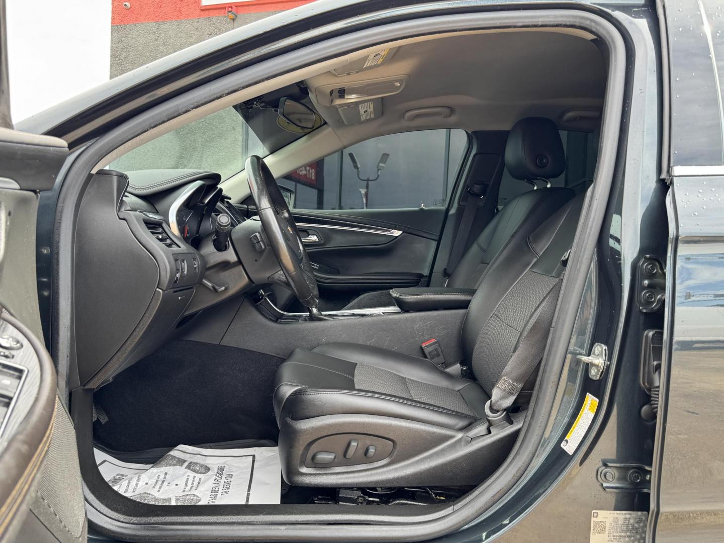 2018 BLUE CHEVROLET IMPALA LT (1LT) (1G1105S36JU) , located at 5900 E. Lancaster Ave., Fort Worth, TX, 76112, (817) 457-5456, 0.000000, 0.000000 - Photo#8