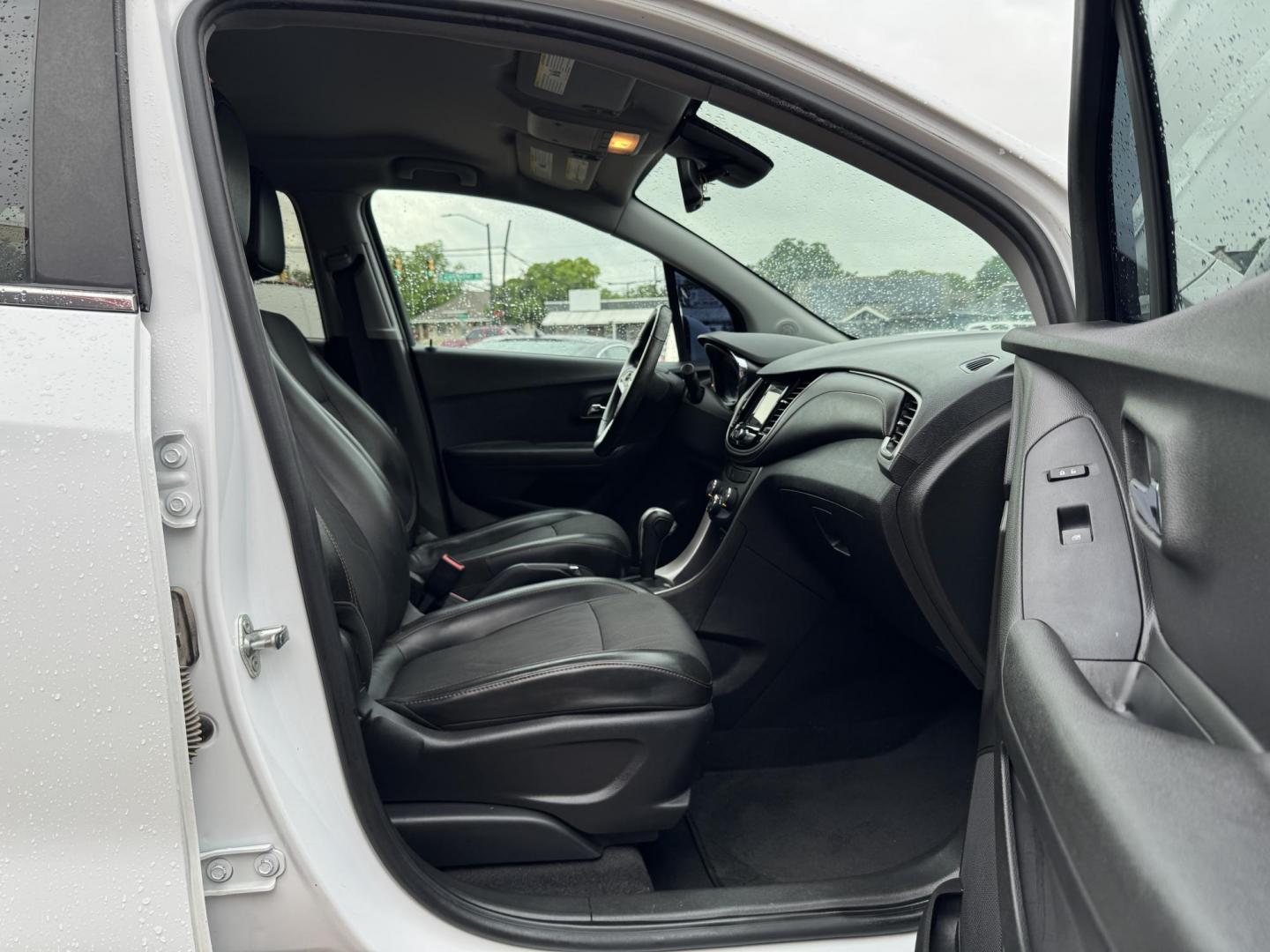 2018 WHITE CHEVROLET TRAX 1LT (3GNCJLSB7JL) , located at 5900 E. Lancaster Ave., Fort Worth, TX, 76112, (817) 457-5456, 0.000000, 0.000000 - Photo#15