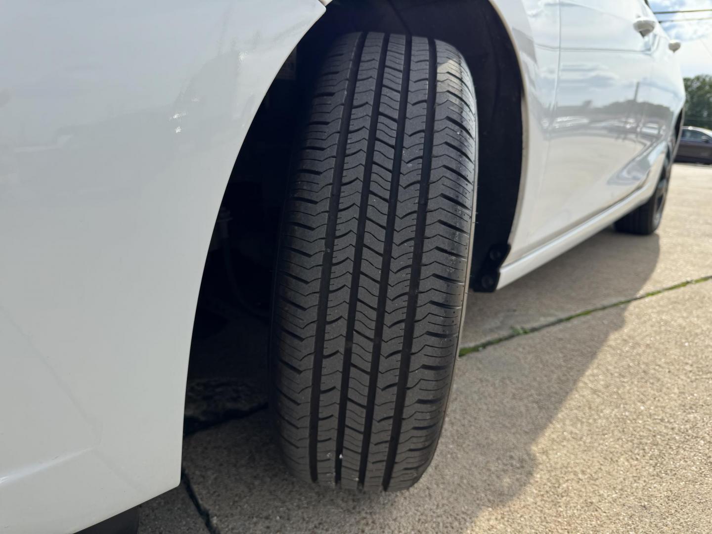 2018 WHITE CHEVROLET CRUZE LS (1G1BC5SMXJ7) , located at 5900 E. Lancaster Ave., Fort Worth, TX, 76112, (817) 457-5456, 0.000000, 0.000000 - Photo#20