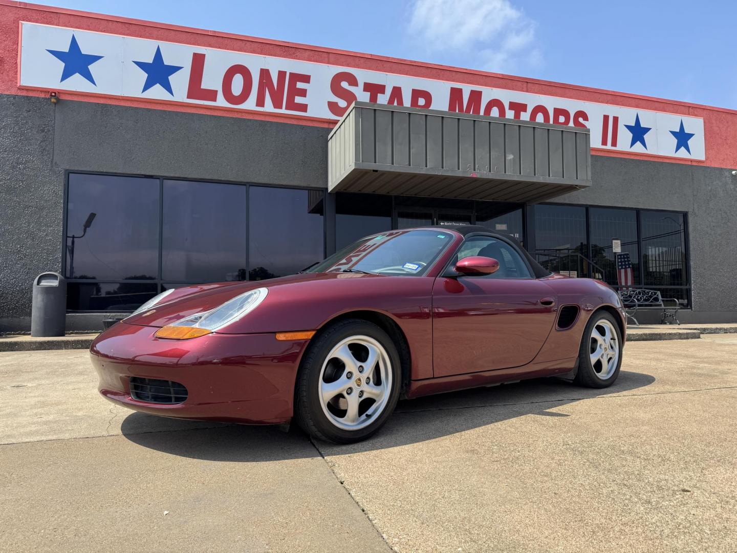 1998 Burgundy /Gray Porsche Boxster Base (WP0CA2989WU) with an 2.5L H6 DOHC 24V engine, 5-Speed Manual Overdrive transmission, located at 5900 E. Lancaster Ave., Fort Worth, TX, 76112, (817) 457-5456, 0.000000, 0.000000 - Immaculate 1998 Porsche Boxster | 5-Speed Manual | 36K Original Miles Includes factory hardtop, carriage, cover & custom satchel. Collector-grade condition – rare find, ready to turn heads. 2 Owner Vehicle Carfax available Garage Kept - Photo#1