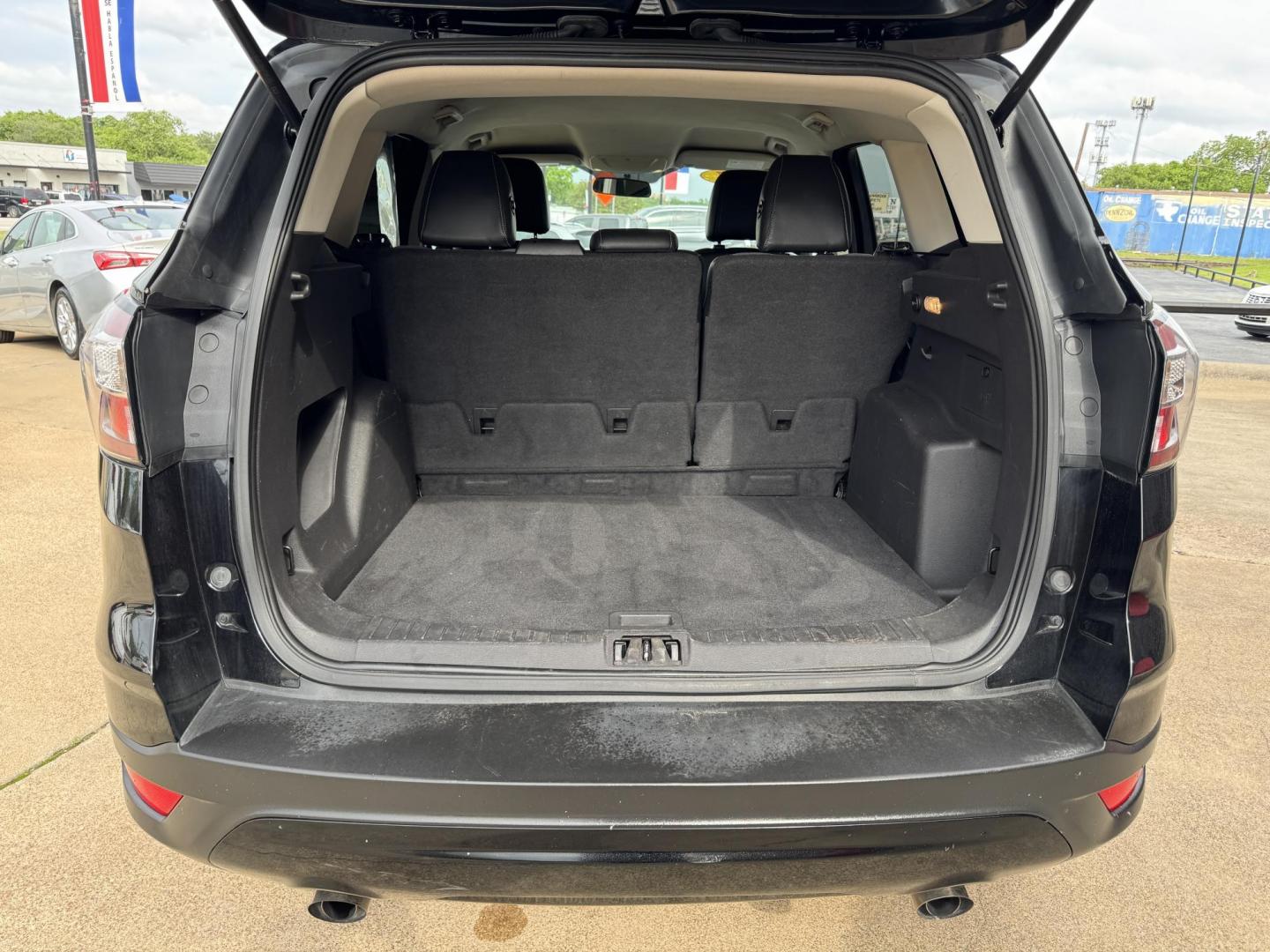 2017 BLACK FORD ESCAPE SE (1FMCU0GD1HU) , located at 5900 E. Lancaster Ave., Fort Worth, TX, 76112, (817) 457-5456, 0.000000, 0.000000 - Photo#5