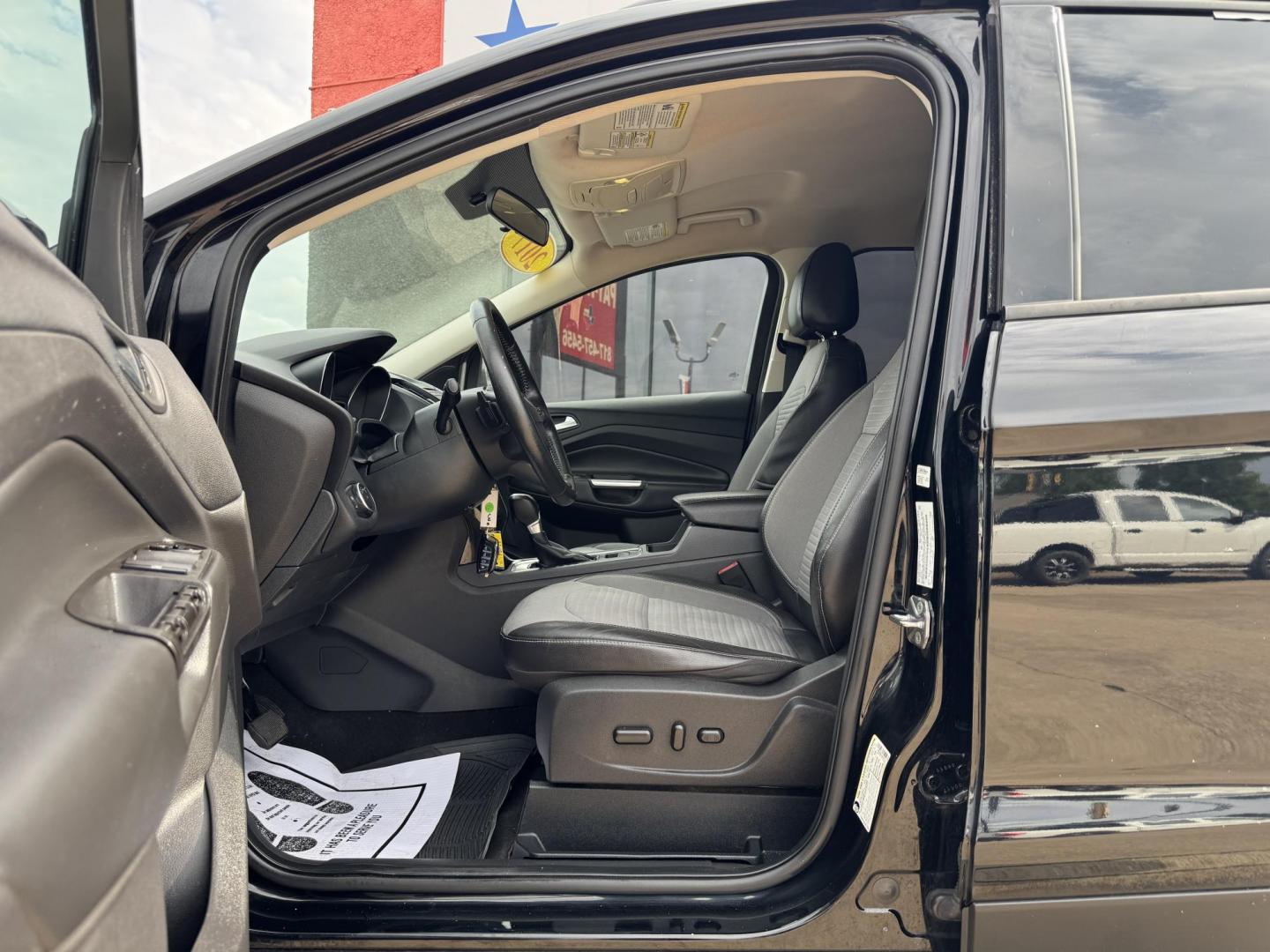 2017 BLACK FORD ESCAPE SE (1FMCU0GD1HU) , located at 5900 E. Lancaster Ave., Fort Worth, TX, 76112, (817) 457-5456, 0.000000, 0.000000 - Photo#8