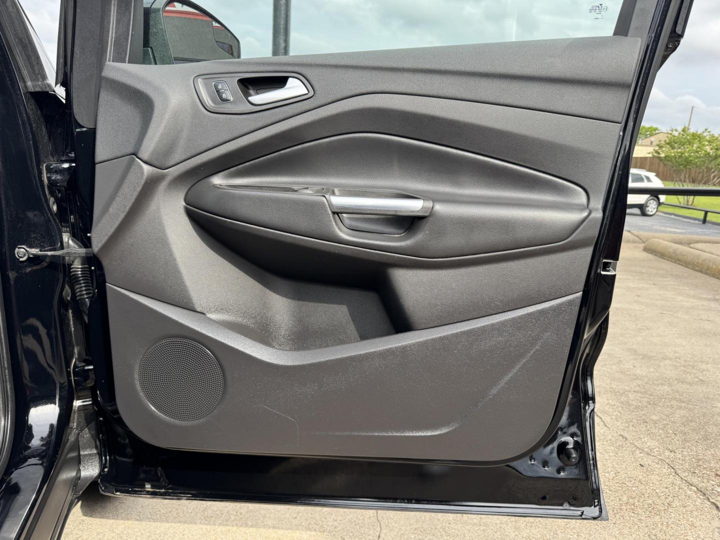 2017 BLACK FORD ESCAPE SE (1FMCU0GD1HU) , located at 5900 E. Lancaster Ave., Fort Worth, TX, 76112, (817) 457-5456, 0.000000, 0.000000 - Photo#15