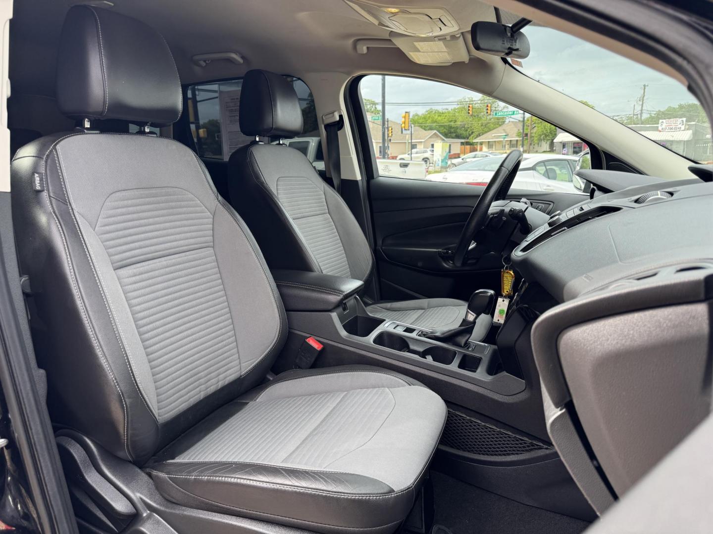 2017 BLACK FORD ESCAPE SE (1FMCU0GD1HU) , located at 5900 E. Lancaster Ave., Fort Worth, TX, 76112, (817) 457-5456, 0.000000, 0.000000 - Photo#17