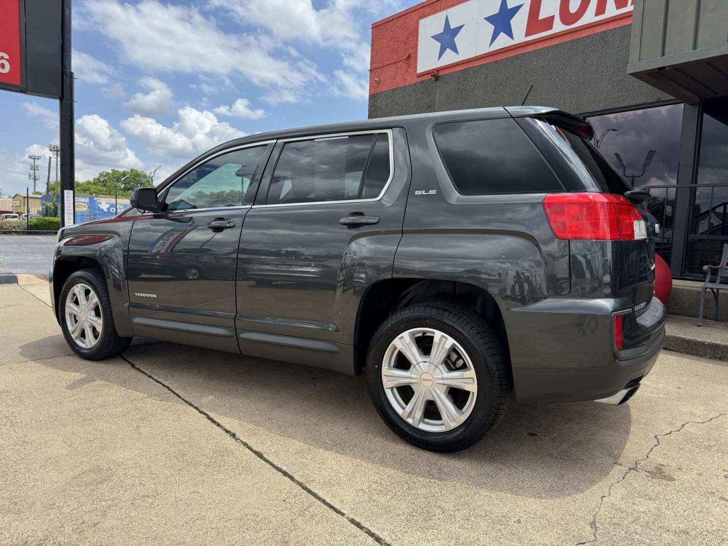 2017 GRAY GMC TERRAIN SLE1 (2GKALMEK4H6) , located at 5900 E. Lancaster Ave., Fort Worth, TX, 76112, (817) 457-5456, 0.000000, 0.000000 - Photo#6
