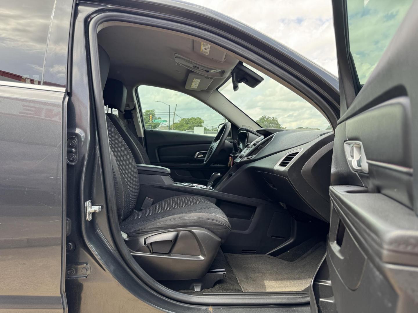 2017 GRAY GMC TERRAIN SLE1 (2GKALMEK4H6) , located at 5900 E. Lancaster Ave., Fort Worth, TX, 76112, (817) 457-5456, 0.000000, 0.000000 - Photo#16