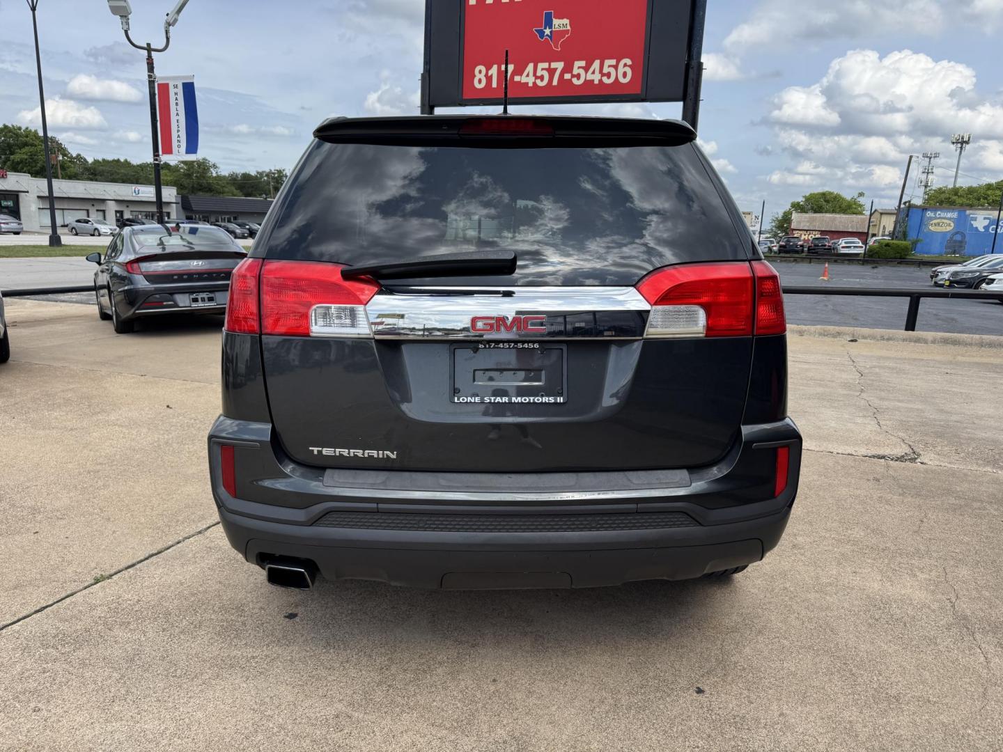 2017 GRAY GMC TERRAIN SLE1 (2GKALMEK4H6) , located at 5900 E. Lancaster Ave., Fort Worth, TX, 76112, (817) 457-5456, 0.000000, 0.000000 - Photo#4