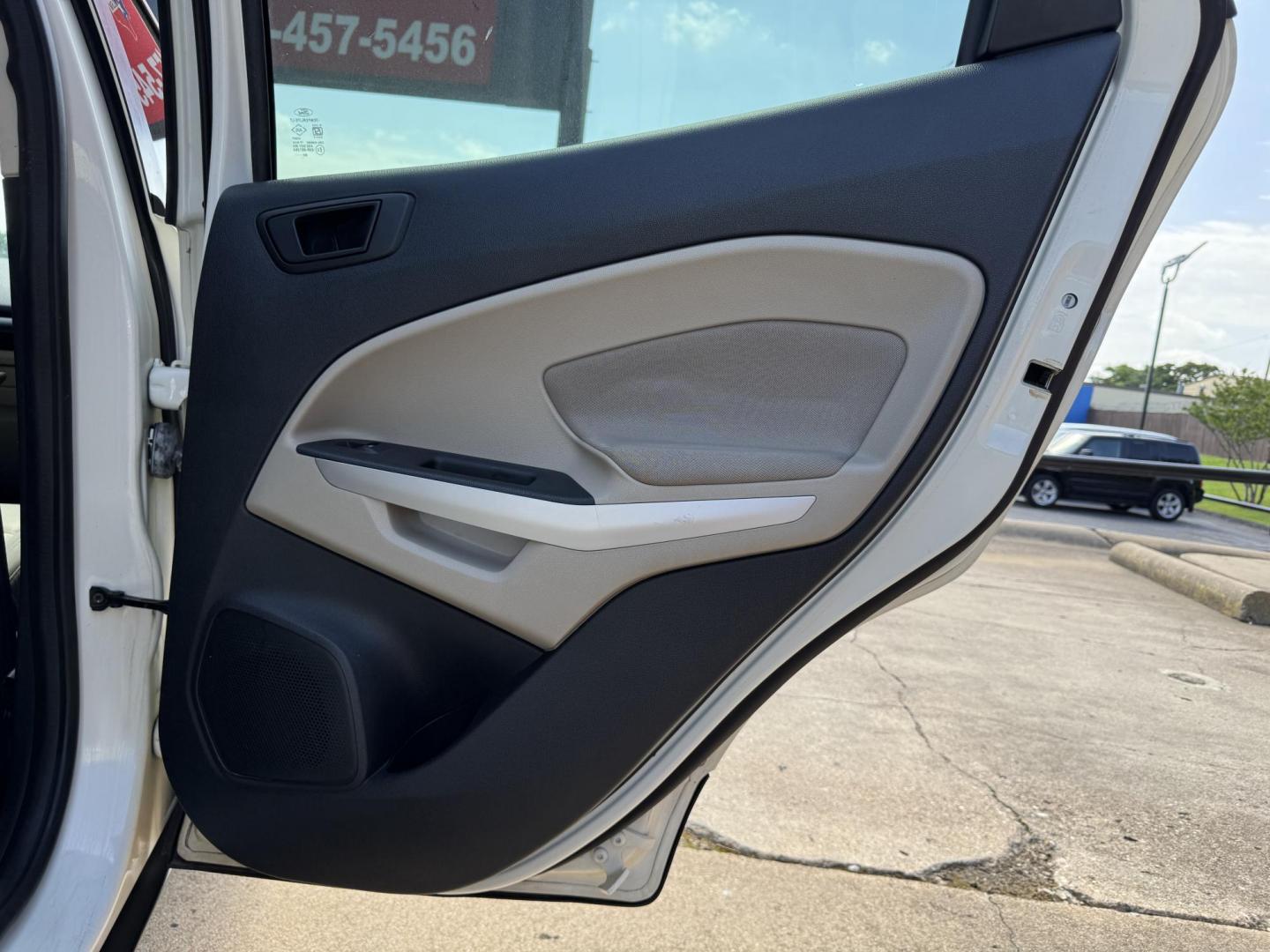 2018 WHITE FORD ECOSPORT S (MAJ3P1RE0JC) , located at 5900 E. Lancaster Ave., Fort Worth, TX, 76112, (817) 457-5456, 0.000000, 0.000000 - We offer quality used Cars, Carros, Pickup Trucks, Camionetas, Trocas & SUVs for sale. Buy Here Pay Here, In-House Finance, Cash Vehicles, Bad credit, No credit, No problem. Hablamos Español! - Photo#13