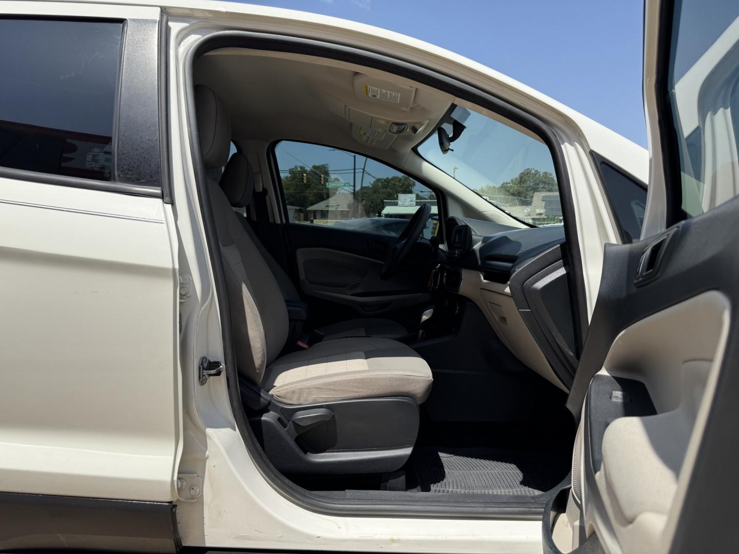 2018 WHITE FORD ECOSPORT S (MAJ3P1RE0JC) , located at 5900 E. Lancaster Ave., Fort Worth, TX, 76112, (817) 457-5456, 0.000000, 0.000000 - We offer quality used Cars, Carros, Pickup Trucks, Camionetas, Trocas & SUVs for sale. Buy Here Pay Here, In-House Finance, Cash Vehicles, Bad credit, No credit, No problem. Hablamos Español!- Photo#17