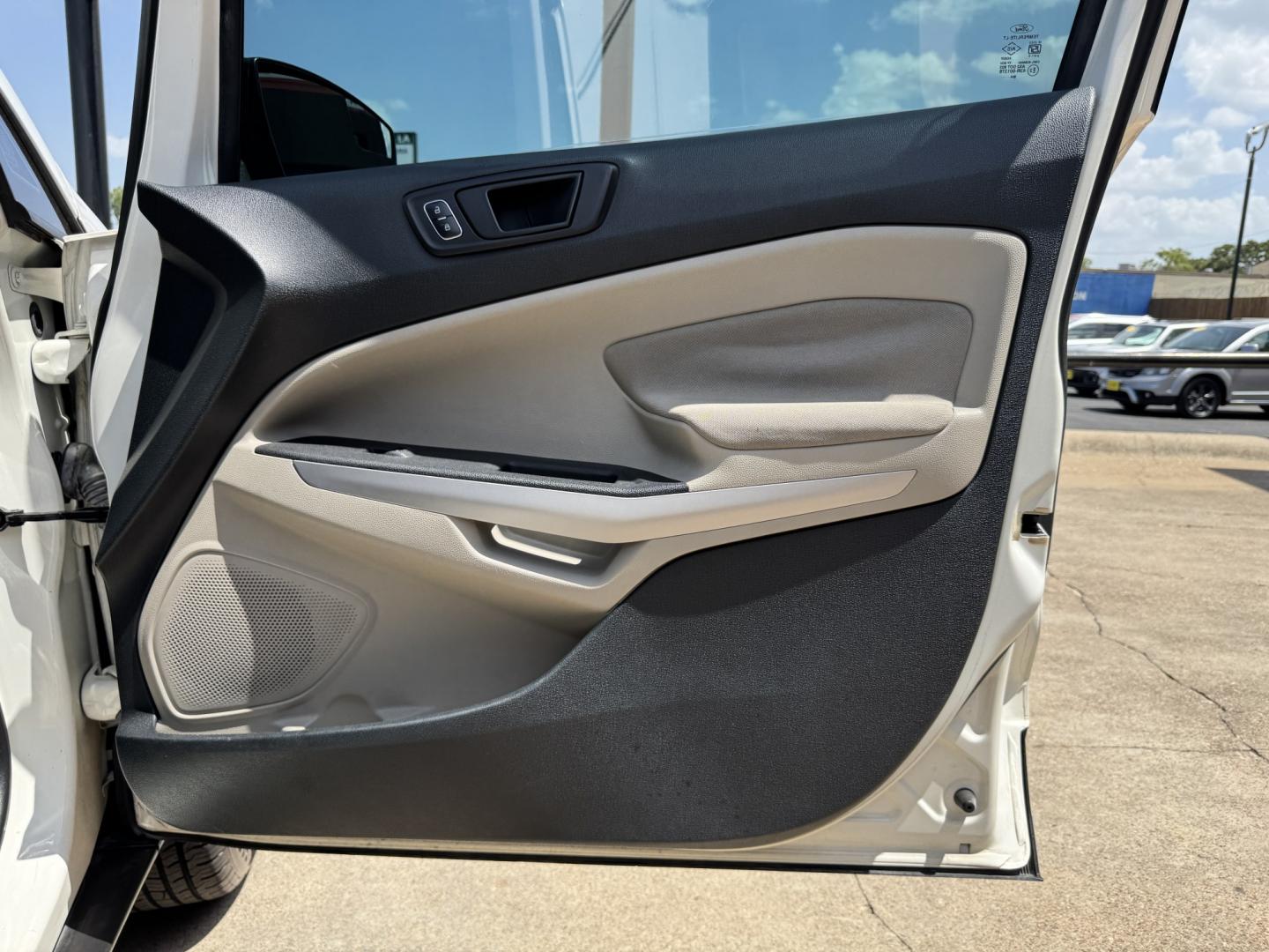 2018 WHITE FORD ECOSPORT S (MAJ3P1RE0JC) , located at 5900 E. Lancaster Ave., Fort Worth, TX, 76112, (817) 457-5456, 0.000000, 0.000000 - We offer quality used Cars, Carros, Pickup Trucks, Camionetas, Trocas & SUVs for sale. Buy Here Pay Here, In-House Finance, Cash Vehicles, Bad credit, No credit, No problem. Hablamos Español!- Photo#16