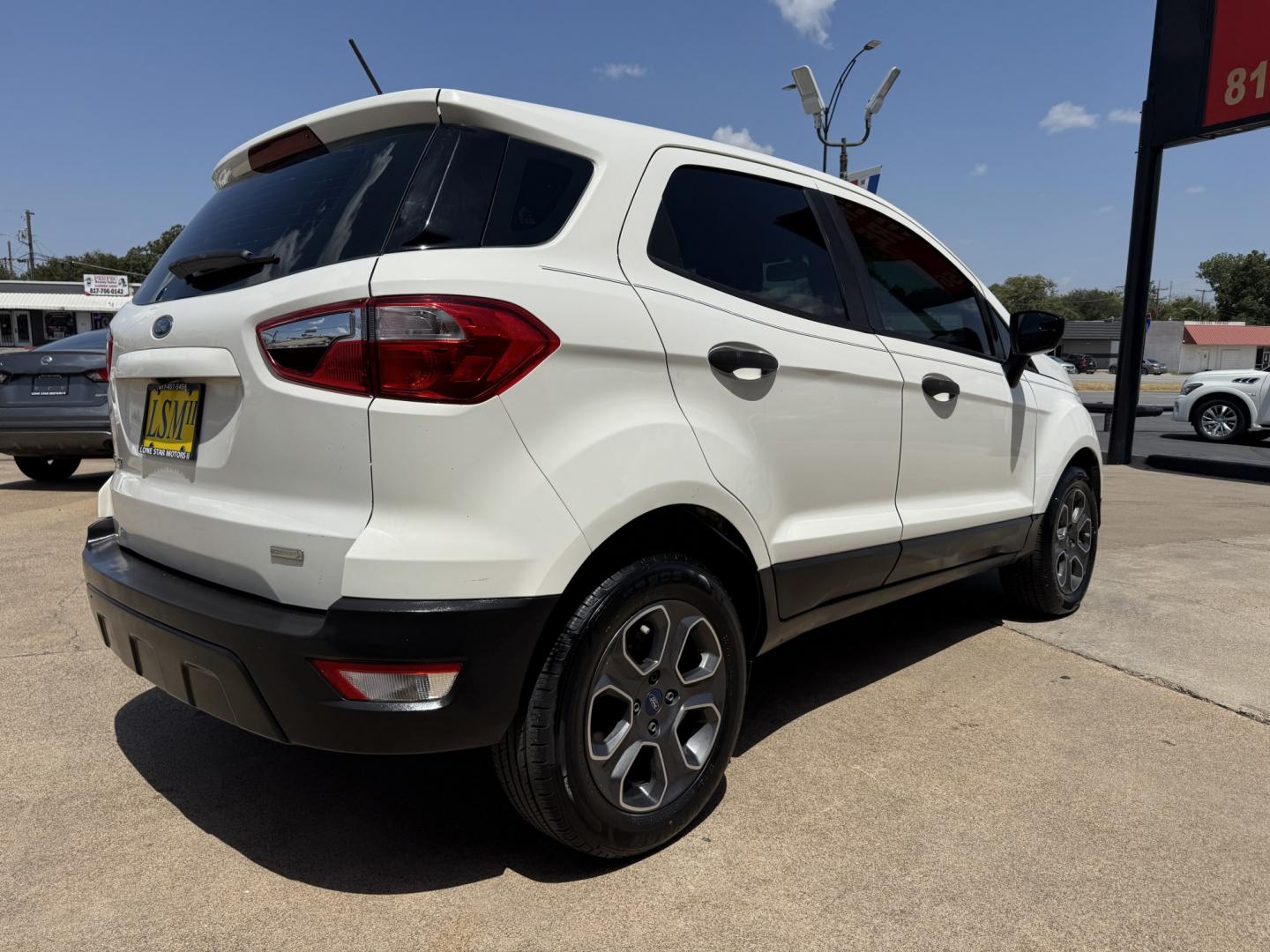 2018 WHITE FORD ECOSPORT S (MAJ3P1RE0JC) , located at 5900 E. Lancaster Ave., Fort Worth, TX, 76112, (817) 457-5456, 0.000000, 0.000000 - We offer quality used Cars, Carros, Pickup Trucks, Camionetas, Trocas & SUVs for sale. Buy Here Pay Here, In-House Finance, Cash Vehicles, Bad credit, No credit, No problem. Hablamos Español!- Photo#3