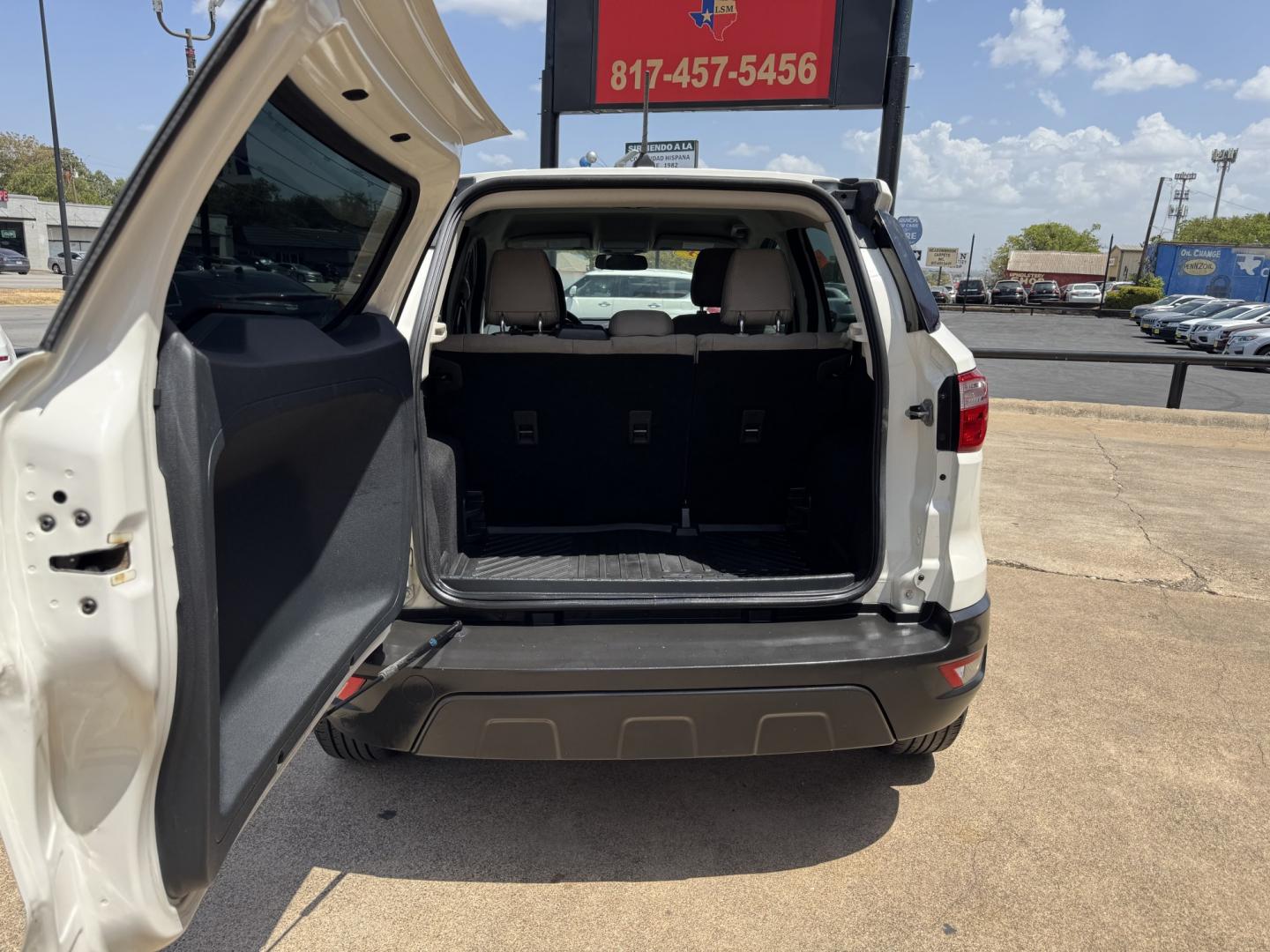 2018 WHITE FORD ECOSPORT S (MAJ3P1RE0JC) , located at 5900 E. Lancaster Ave., Fort Worth, TX, 76112, (817) 457-5456, 0.000000, 0.000000 - We offer quality used Cars, Carros, Pickup Trucks, Camionetas, Trocas & SUVs for sale. Buy Here Pay Here, In-House Finance, Cash Vehicles, Bad credit, No credit, No problem. Hablamos Español!- Photo#5