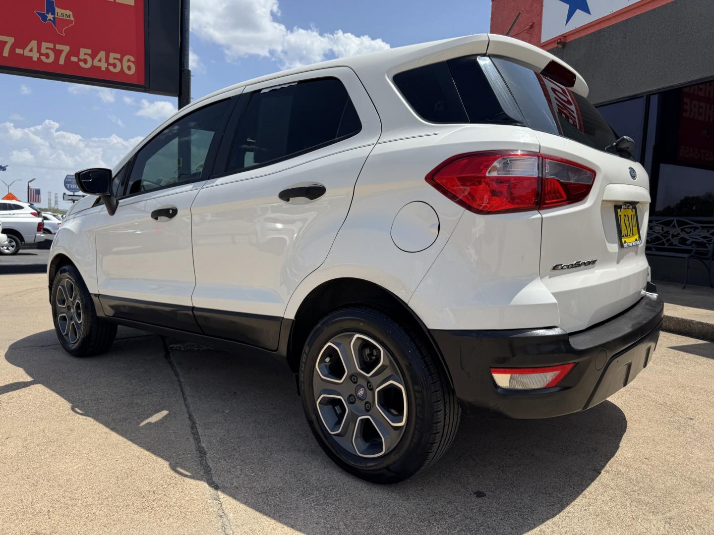 2018 WHITE FORD ECOSPORT S (MAJ3P1RE0JC) , located at 5900 E. Lancaster Ave., Fort Worth, TX, 76112, (817) 457-5456, 0.000000, 0.000000 - We offer quality used Cars, Carros, Pickup Trucks, Camionetas, Trocas & SUVs for sale. Buy Here Pay Here, In-House Finance, Cash Vehicles, Bad credit, No credit, No problem. Hablamos Español!- Photo#7