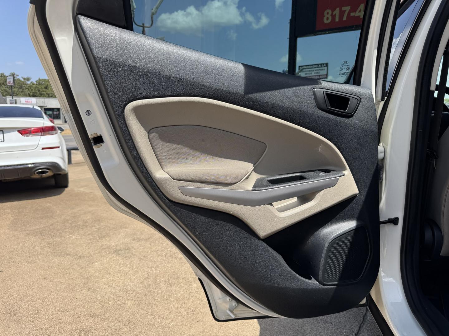 2018 WHITE FORD ECOSPORT S (MAJ3P1RE0JC) , located at 5900 E. Lancaster Ave., Fort Worth, TX, 76112, (817) 457-5456, 0.000000, 0.000000 - We offer quality used Cars, Carros, Pickup Trucks, Camionetas, Trocas & SUVs for sale. Buy Here Pay Here, In-House Finance, Cash Vehicles, Bad credit, No credit, No problem. Hablamos Español!- Photo#12