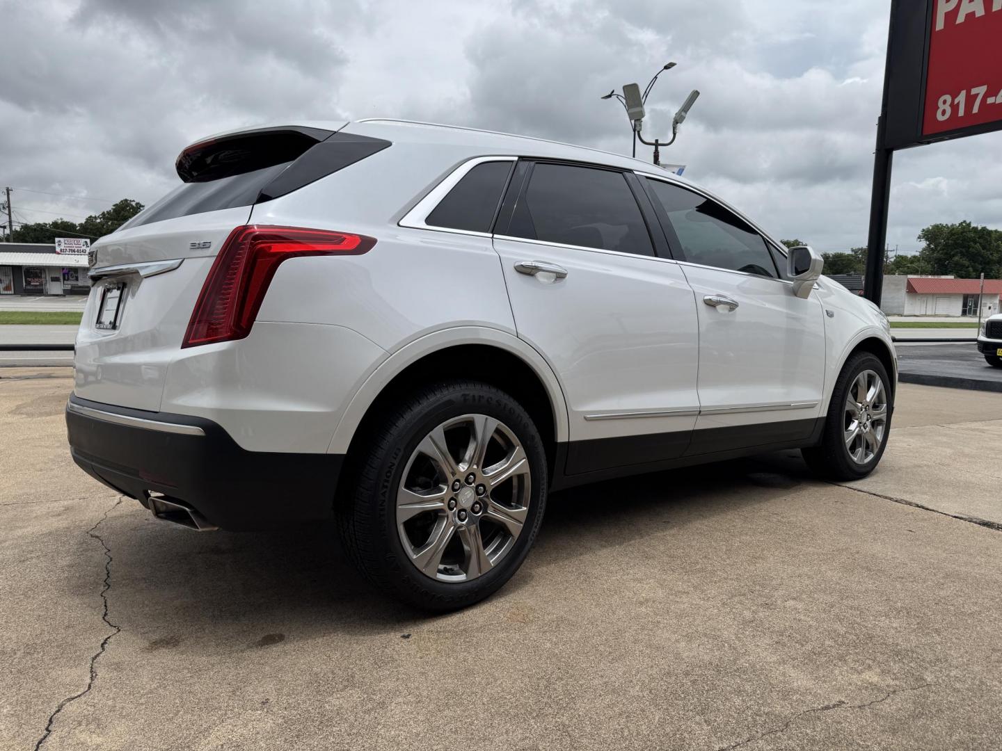 2017 WHITE CADILLAC XT5 LUXURY (1GYKNBRS1HZ) , located at 5900 E. Lancaster Ave., Fort Worth, TX, 76112, (817) 457-5456, 0.000000, 0.000000 - Photo#3