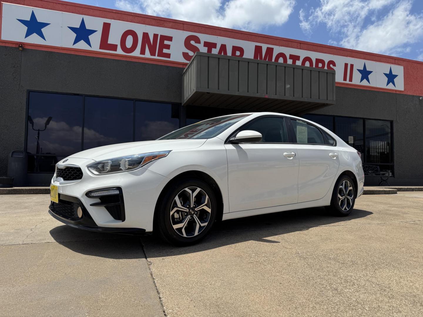 2021 WHITE KIA FORTE FE; LXS (3KPF24AD3ME) , located at 5900 E. Lancaster Ave., Fort Worth, TX, 76112, (817) 457-5456, 0.000000, 0.000000 - Photo#0
