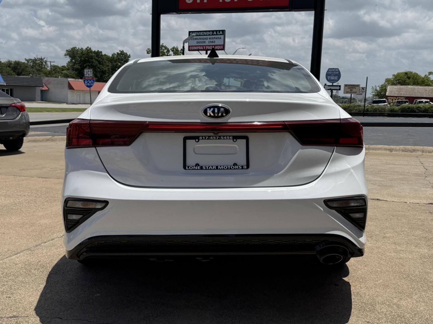 2021 WHITE KIA FORTE FE; LXS (3KPF24AD3ME) , located at 5900 E. Lancaster Ave., Fort Worth, TX, 76112, (817) 457-5456, 0.000000, 0.000000 - Photo#4