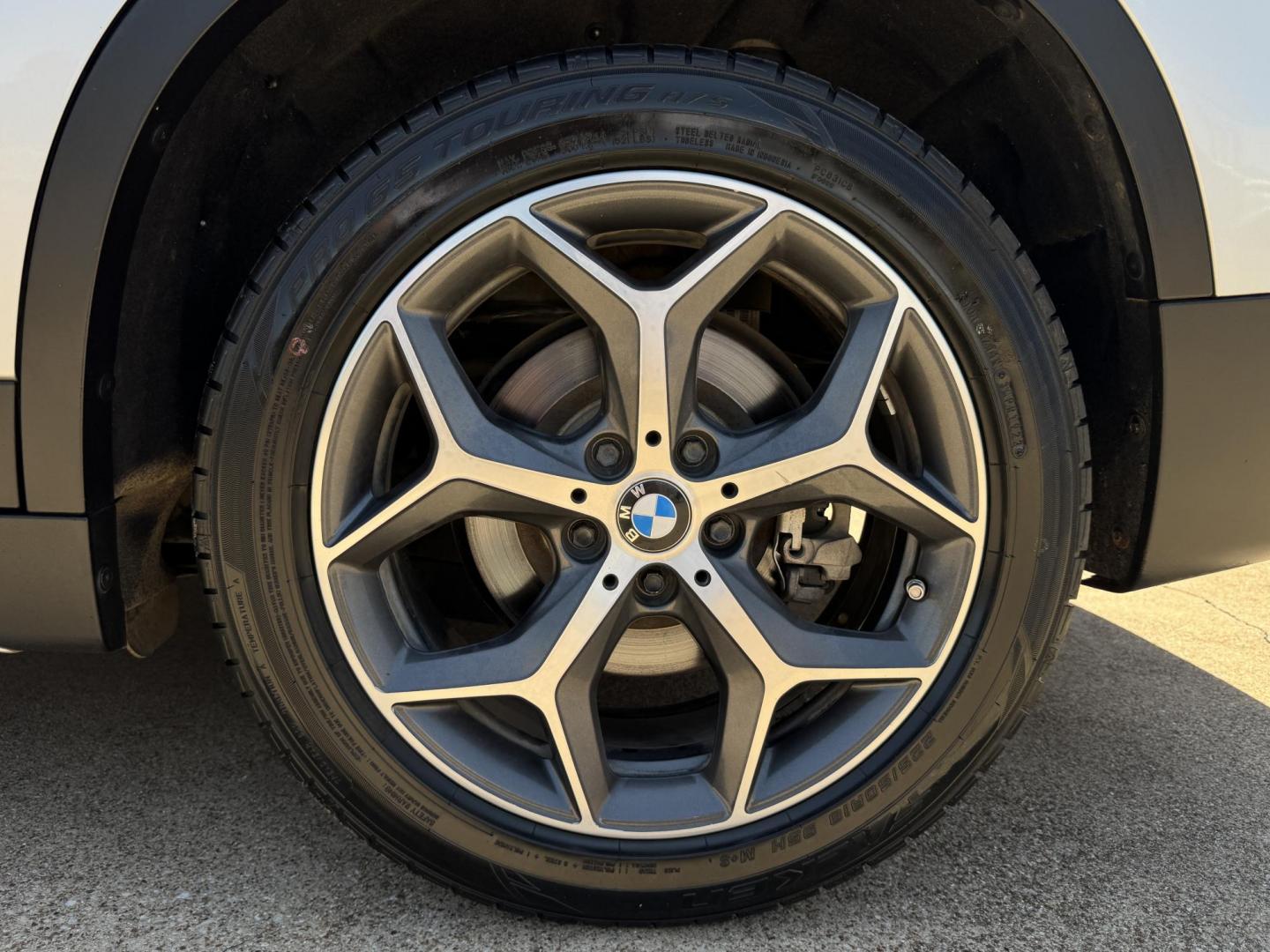 2017 SILVER BMW X1 XDRIVE28I (WBXHT3Z38H4) , located at 5900 E. Lancaster Ave., Fort Worth, TX, 76112, (817) 457-5456, 0.000000, 0.000000 - Photo#22