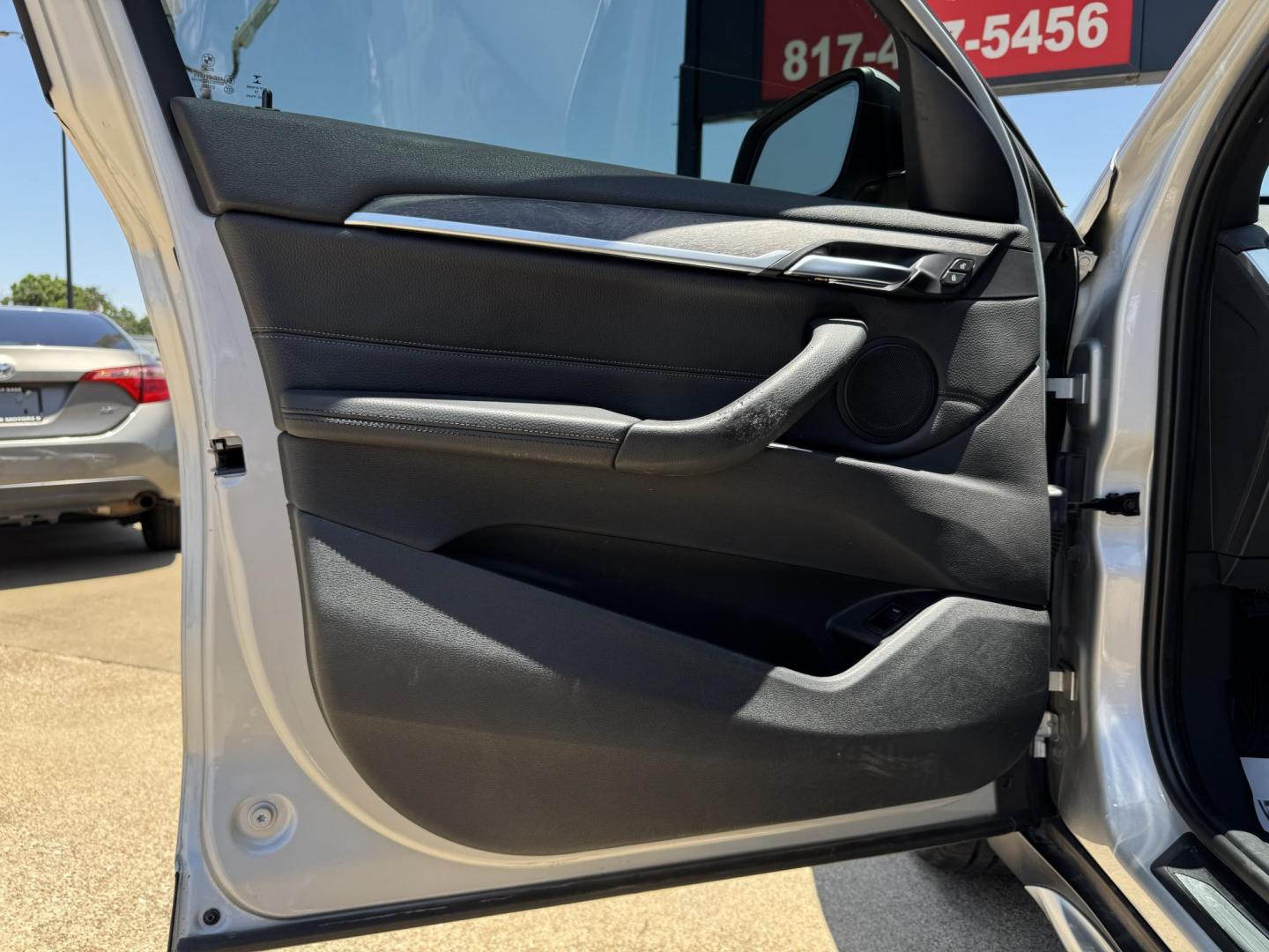 2017 SILVER BMW X1 XDRIVE28I (WBXHT3Z38H4) , located at 5900 E. Lancaster Ave., Fort Worth, TX, 76112, (817) 457-5456, 0.000000, 0.000000 - Photo#8