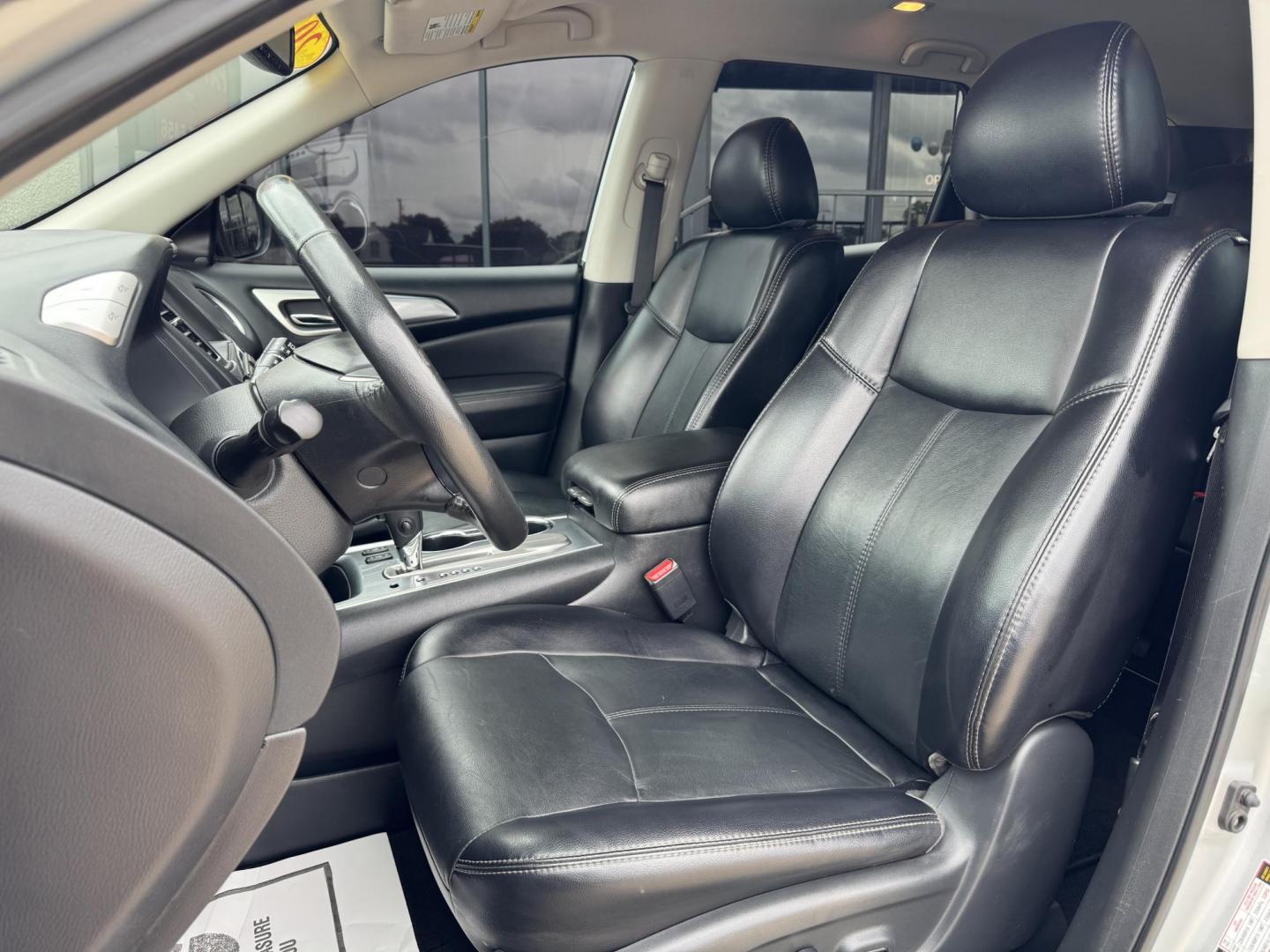 2020 SILVER NISSAN PATHFINDER SL (5N1DR2CN5LC) , located at 5900 E. Lancaster Ave., Fort Worth, TX, 76112, (817) 457-5456, 0.000000, 0.000000 - Photo#10