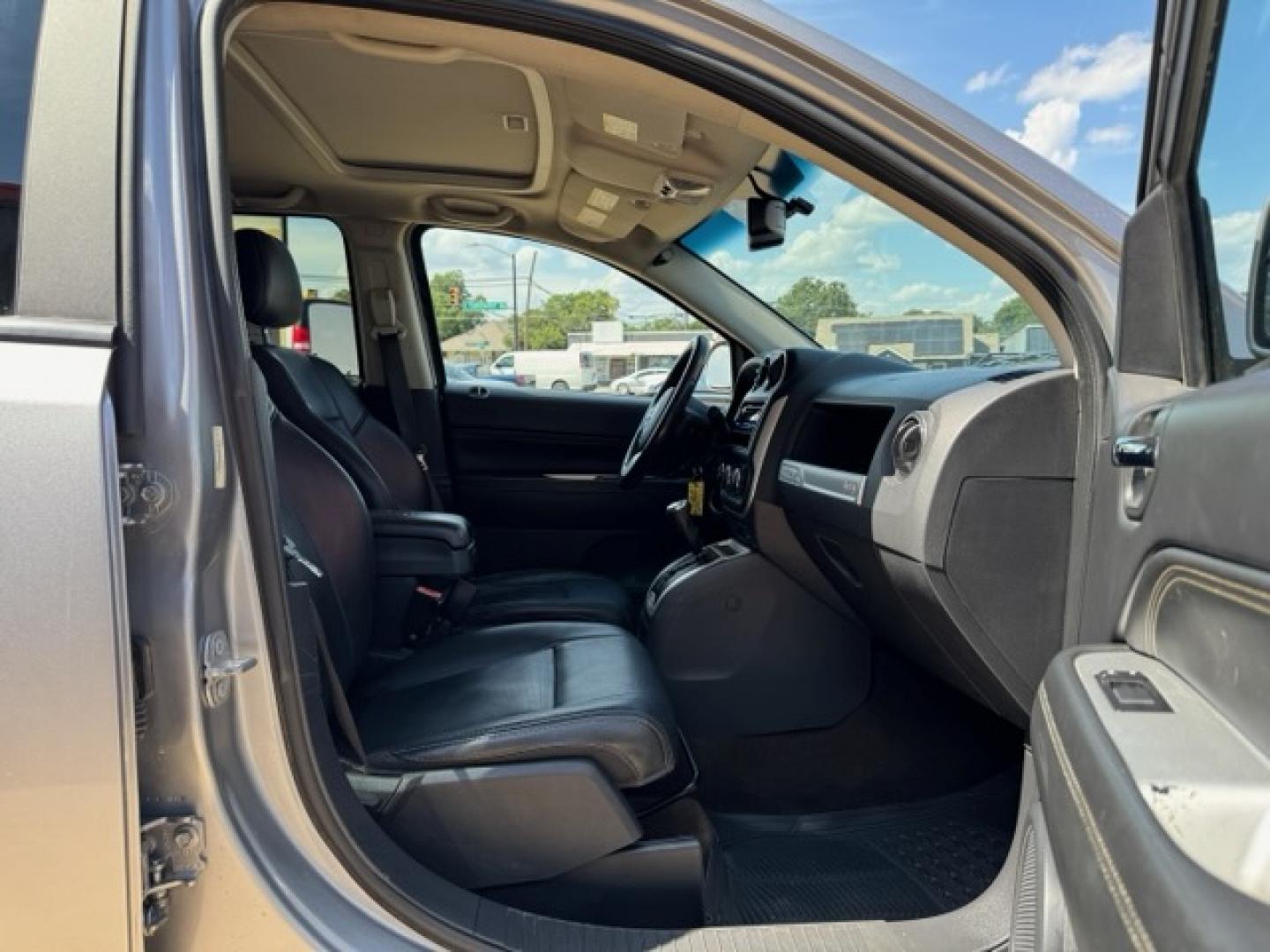 2017 SILVER JEEP COMPASS LATITUDE (1C4NJCEB4HD) , located at 5900 E. Lancaster Ave., Fort Worth, TX, 76112, (817) 457-5456, 0.000000, 0.000000 - Photo#15