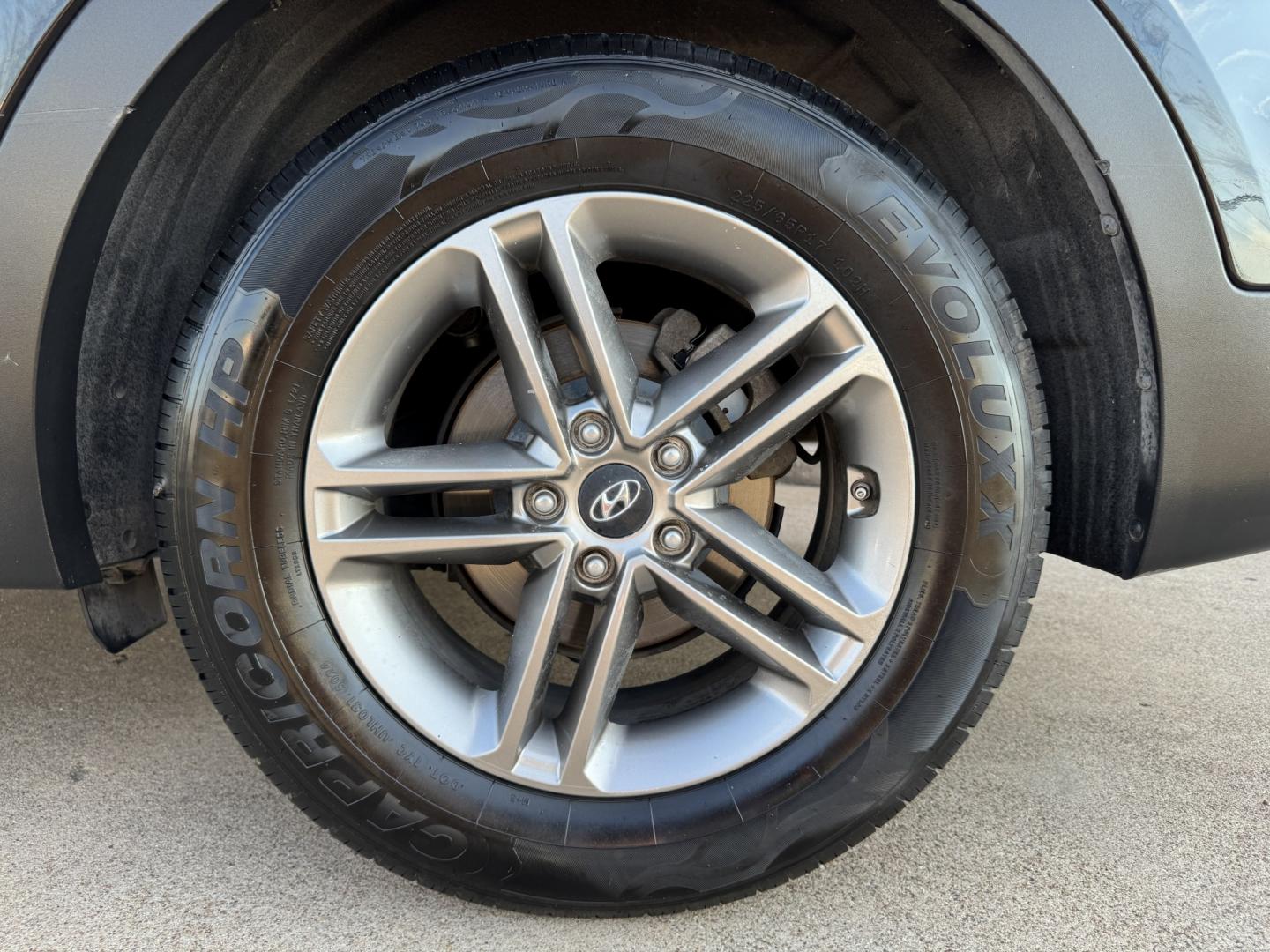 2018 BLACK HYUNDAI SANTA FE SPORT BASE (5NMZTDLB8JH) , located at 5900 E. Lancaster Ave., Fort Worth, TX, 76112, (817) 457-5456, 0.000000, 0.000000- Photo#23