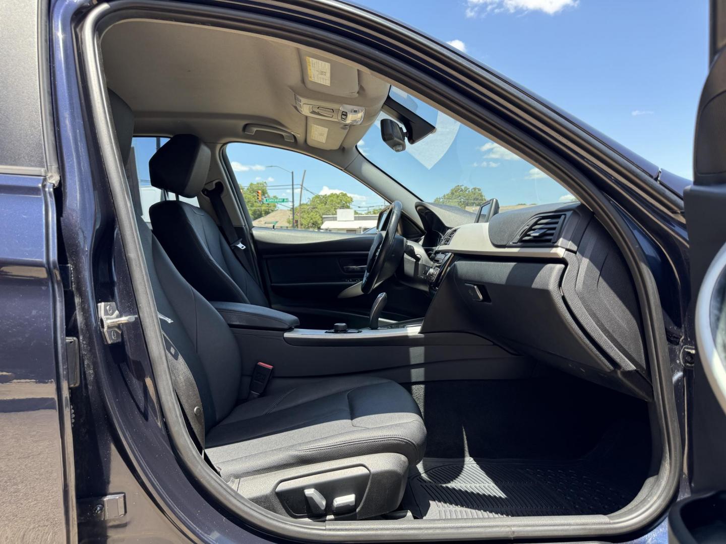 2017 BLUE BMW 3 SERIES 320I (WBA8E1G32HN) , located at 5900 E. Lancaster Ave., Fort Worth, TX, 76112, (817) 457-5456, 0.000000, 0.000000 - Photo#15