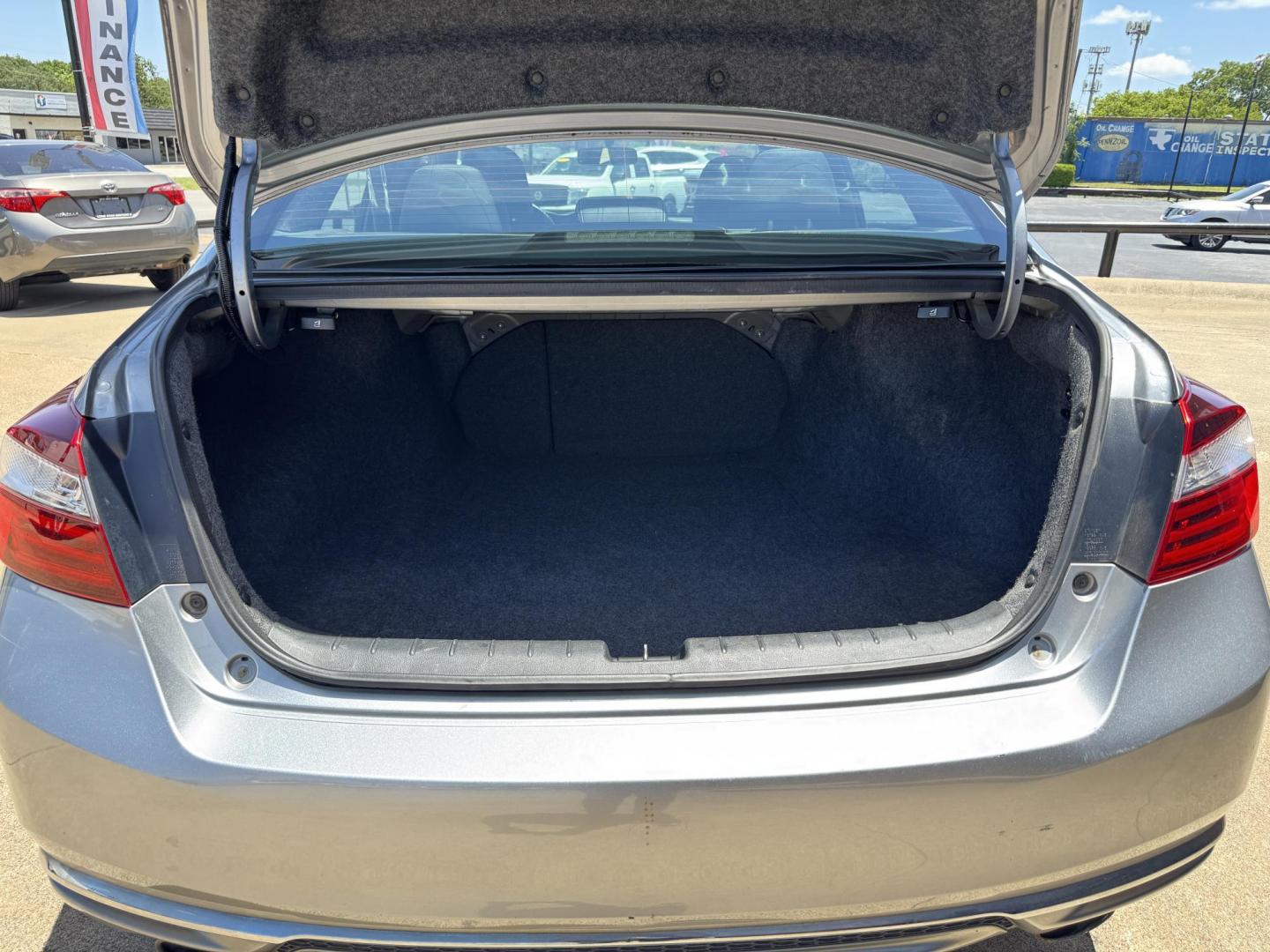 2017 GRAY HONDA ACCORD SPORT (1HGCR2F5XHA) , located at 5900 E. Lancaster Ave., Fort Worth, TX, 76112, (817) 457-5456, 0.000000, 0.000000 - Photo#5