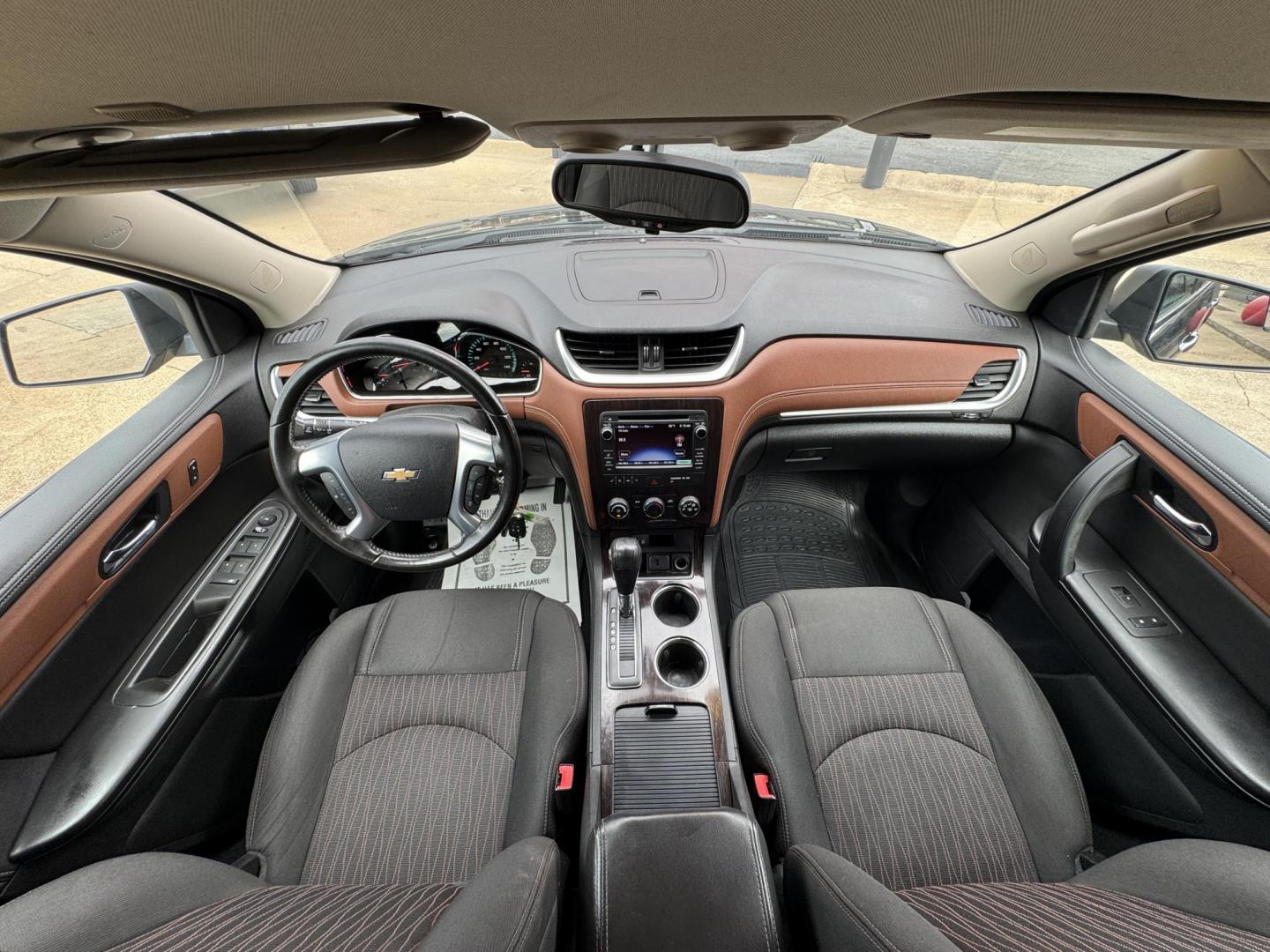 2017 BLACK CHEVROLET TRAVERSE 1LT (1GNKRGKD3HJ) , located at 5900 E. Lancaster Ave., Fort Worth, TX, 76112, (817) 457-5456, 0.000000, 0.000000 - Photo#18