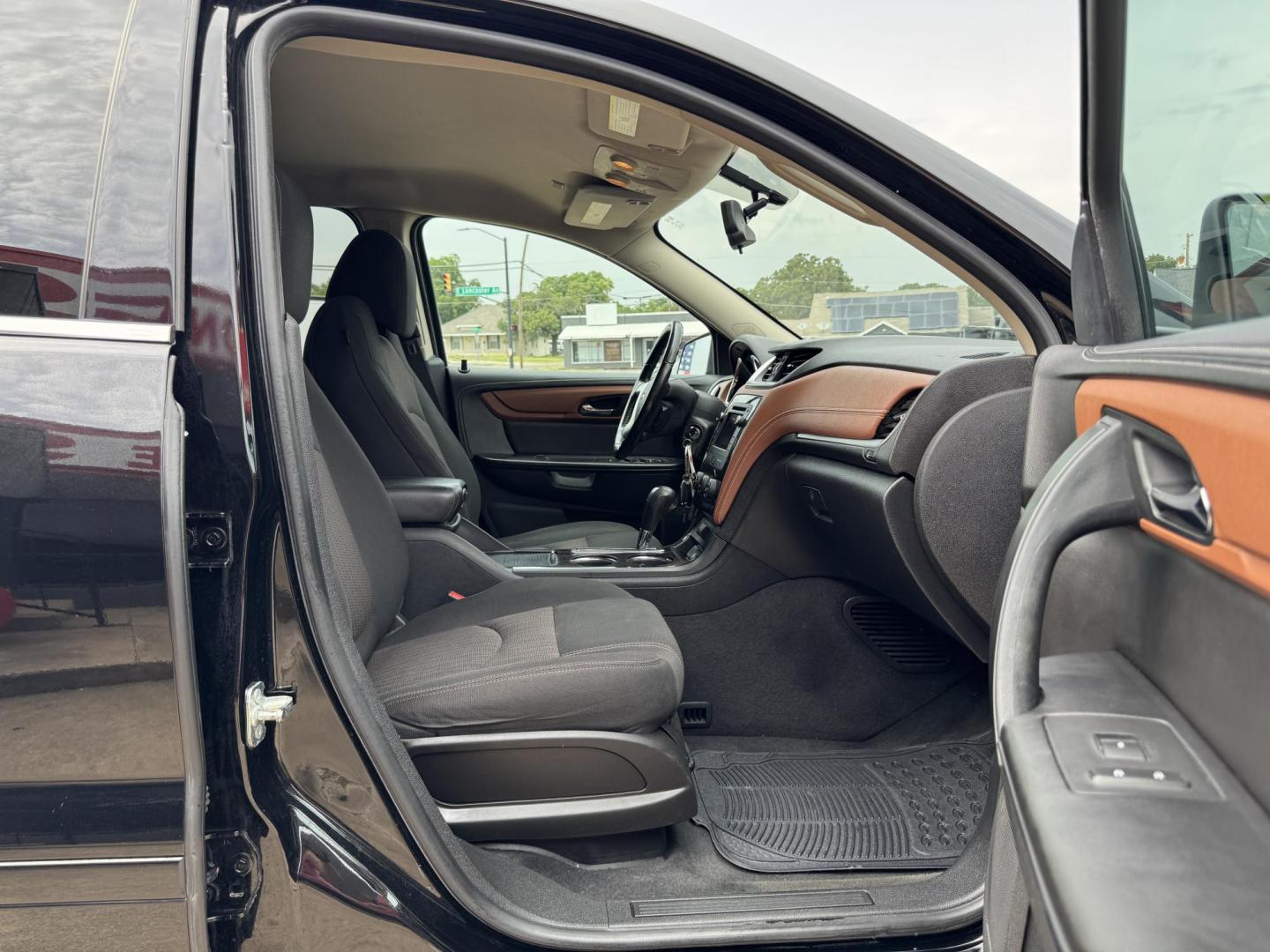 2017 BLACK CHEVROLET TRAVERSE 1LT (1GNKRGKD3HJ) , located at 5900 E. Lancaster Ave., Fort Worth, TX, 76112, (817) 457-5456, 0.000000, 0.000000 - Photo#16