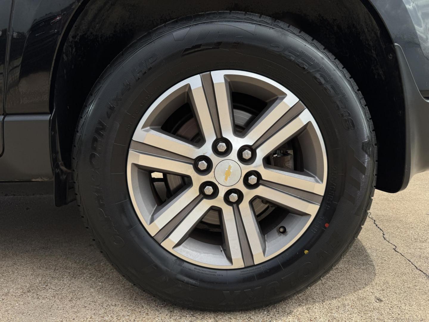 2017 BLACK CHEVROLET TRAVERSE 1LT (1GNKRGKD3HJ) , located at 5900 E. Lancaster Ave., Fort Worth, TX, 76112, (817) 457-5456, 0.000000, 0.000000 - Photo#22