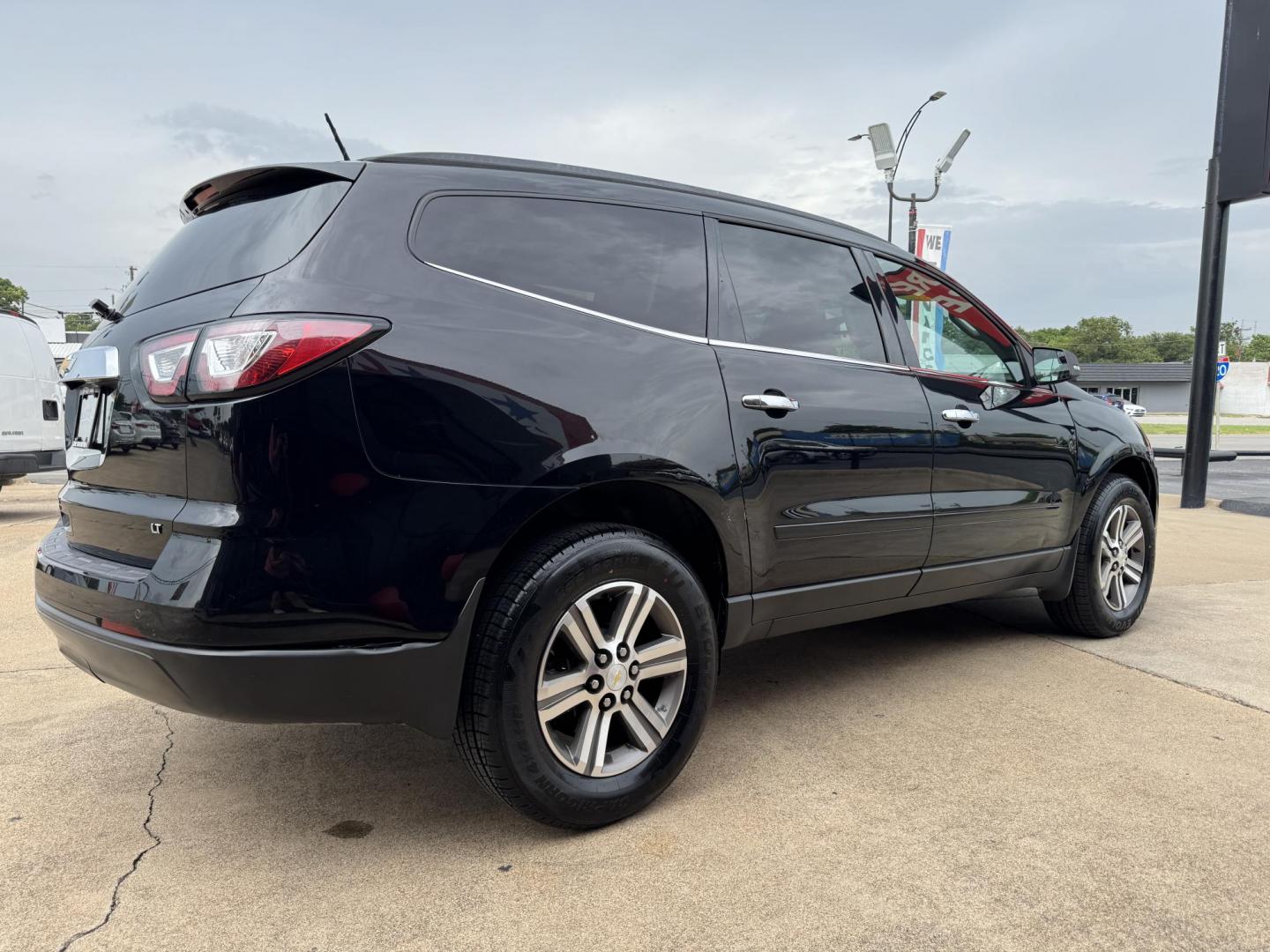 2017 BLACK CHEVROLET TRAVERSE 1LT (1GNKRGKD3HJ) , located at 5900 E. Lancaster Ave., Fort Worth, TX, 76112, (817) 457-5456, 0.000000, 0.000000 - Photo#3