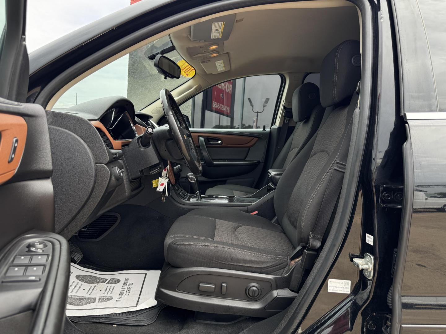 2017 BLACK CHEVROLET TRAVERSE 1LT (1GNKRGKD3HJ) , located at 5900 E. Lancaster Ave., Fort Worth, TX, 76112, (817) 457-5456, 0.000000, 0.000000 - Photo#8