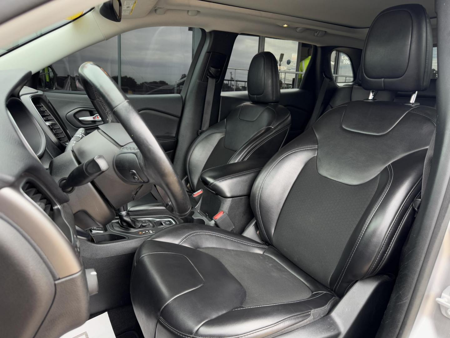 2019 SILVER JEEP CHEROKEE LATITUDE PL (1C4PJLLX9KD) , located at 5900 E. Lancaster Ave., Fort Worth, TX, 76112, (817) 457-5456, 0.000000, 0.000000 - Photo#9