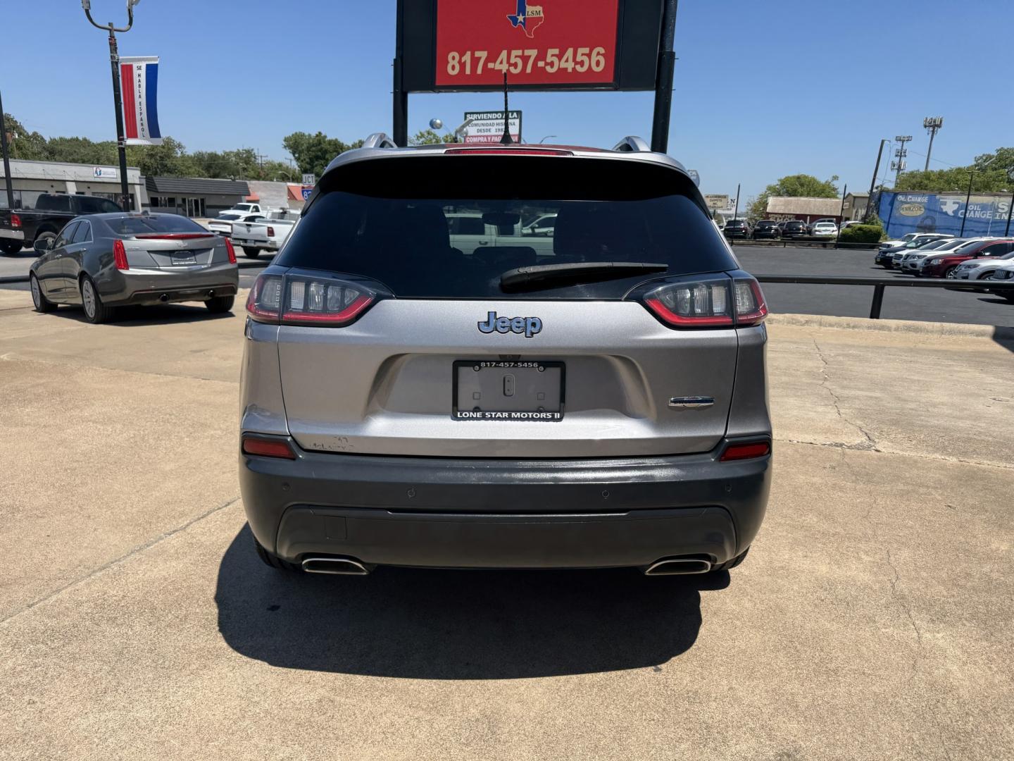 2019 SILVER JEEP CHEROKEE LATITUDE PL (1C4PJLLX9KD) , located at 5900 E. Lancaster Ave., Fort Worth, TX, 76112, (817) 457-5456, 0.000000, 0.000000- Photo#4