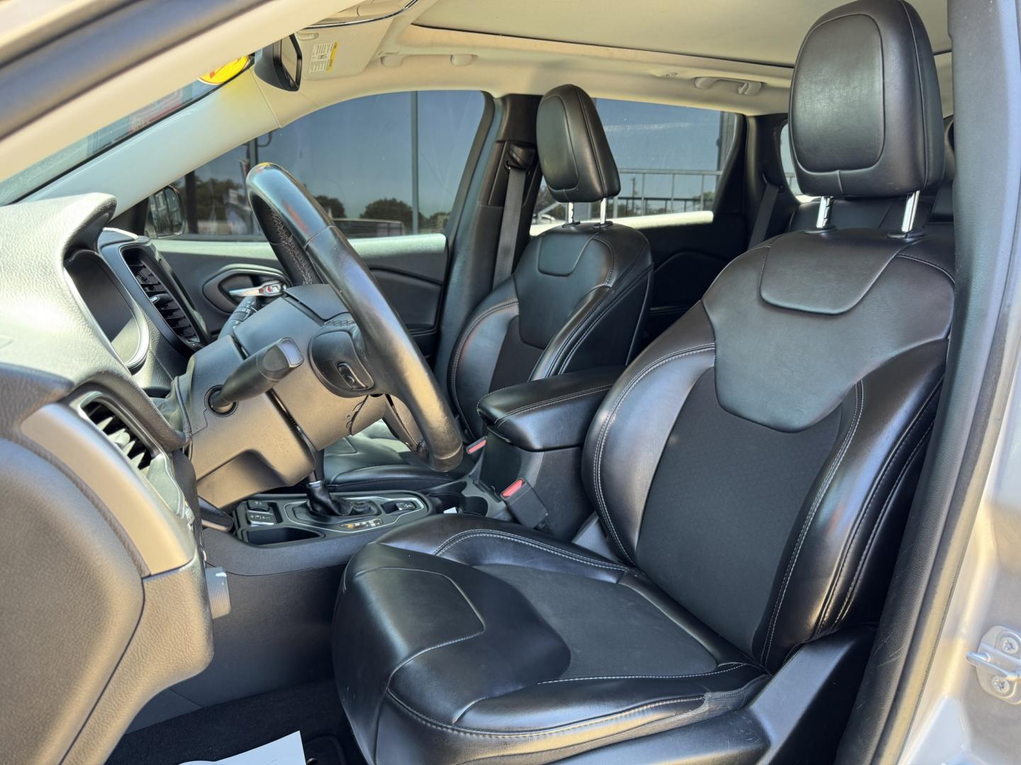2019 SILVER JEEP CHEROKEE LATITUDE PL (1C4PJLLX9KD) , located at 5900 E. Lancaster Ave., Fort Worth, TX, 76112, (817) 457-5456, 0.000000, 0.000000- Photo#11