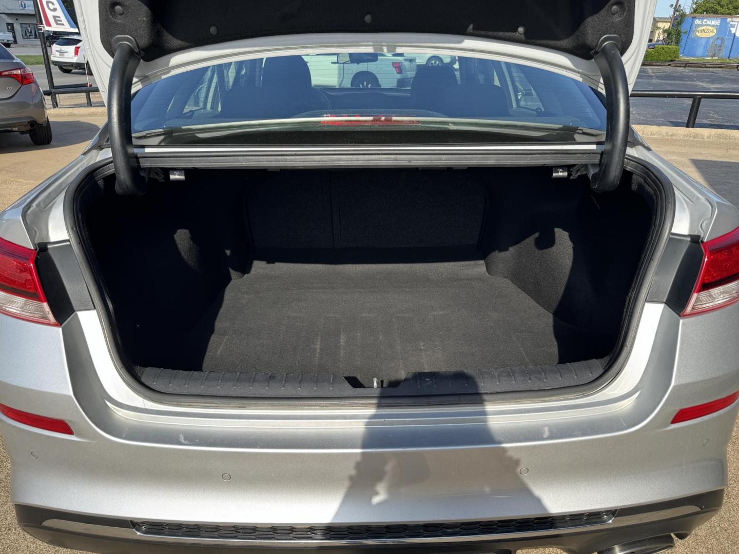 2019 SILVER KIA OPTIMA LX; S (5XXGT4L36KG) , located at 5900 E. Lancaster Ave., Fort Worth, TX, 76112, (817) 457-5456, 0.000000, 0.000000 - Photo#5