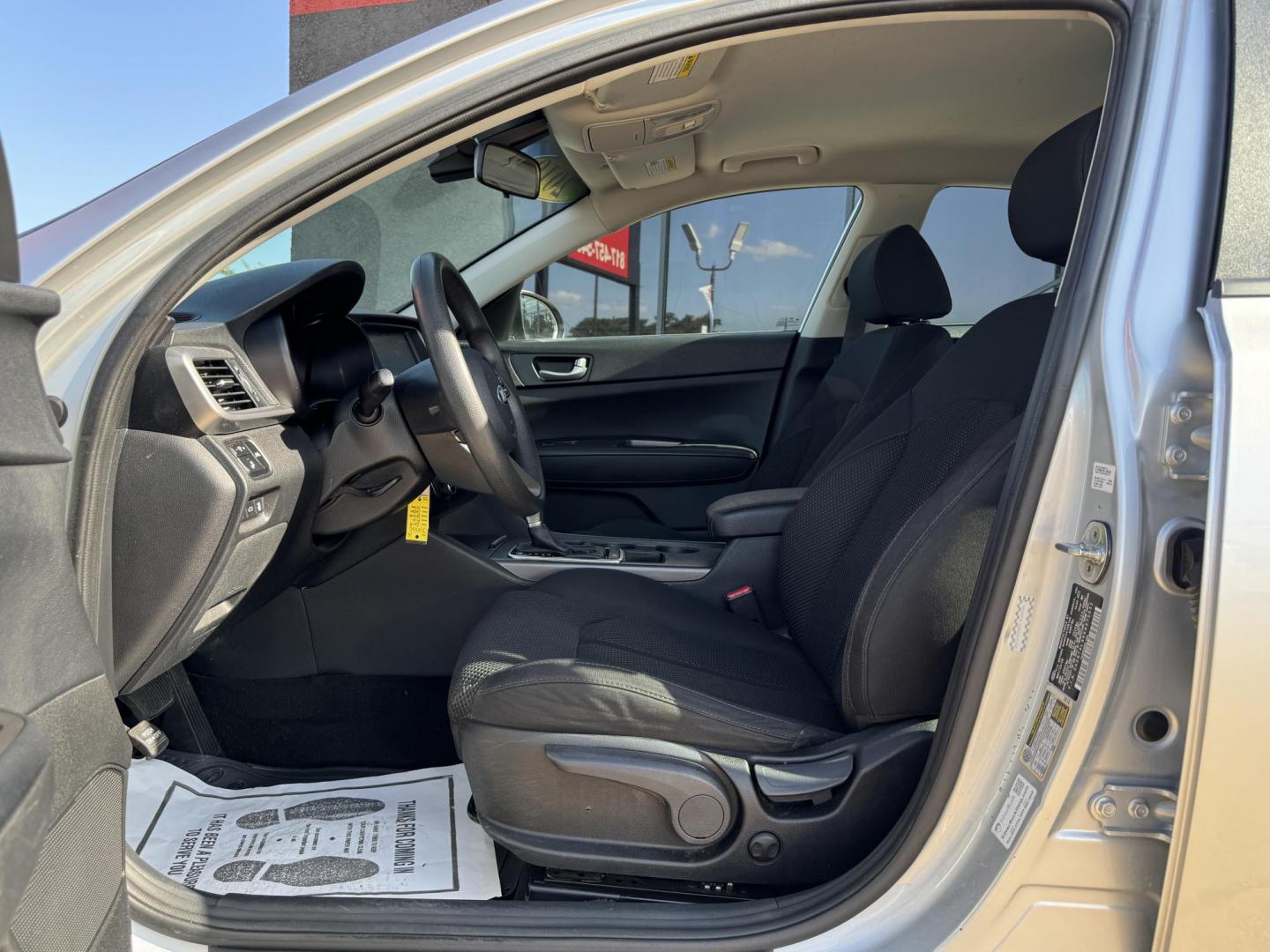 2019 SILVER KIA OPTIMA LX; S (5XXGT4L36KG) , located at 5900 E. Lancaster Ave., Fort Worth, TX, 76112, (817) 457-5456, 0.000000, 0.000000 - Photo#8