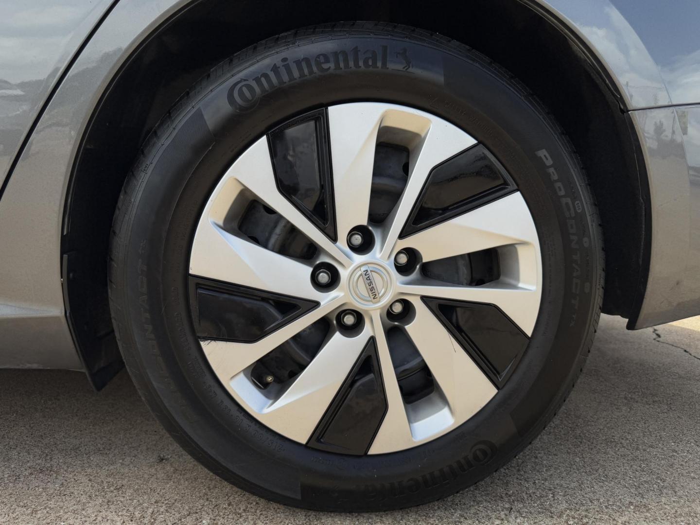2020 GRAY NISSAN ALTIMA 2.5 S (1N4BL4BV0LC) , located at 5900 E. Lancaster Ave., Fort Worth, TX, 76112, (817) 457-5456, 0.000000, 0.000000 - Photo#20