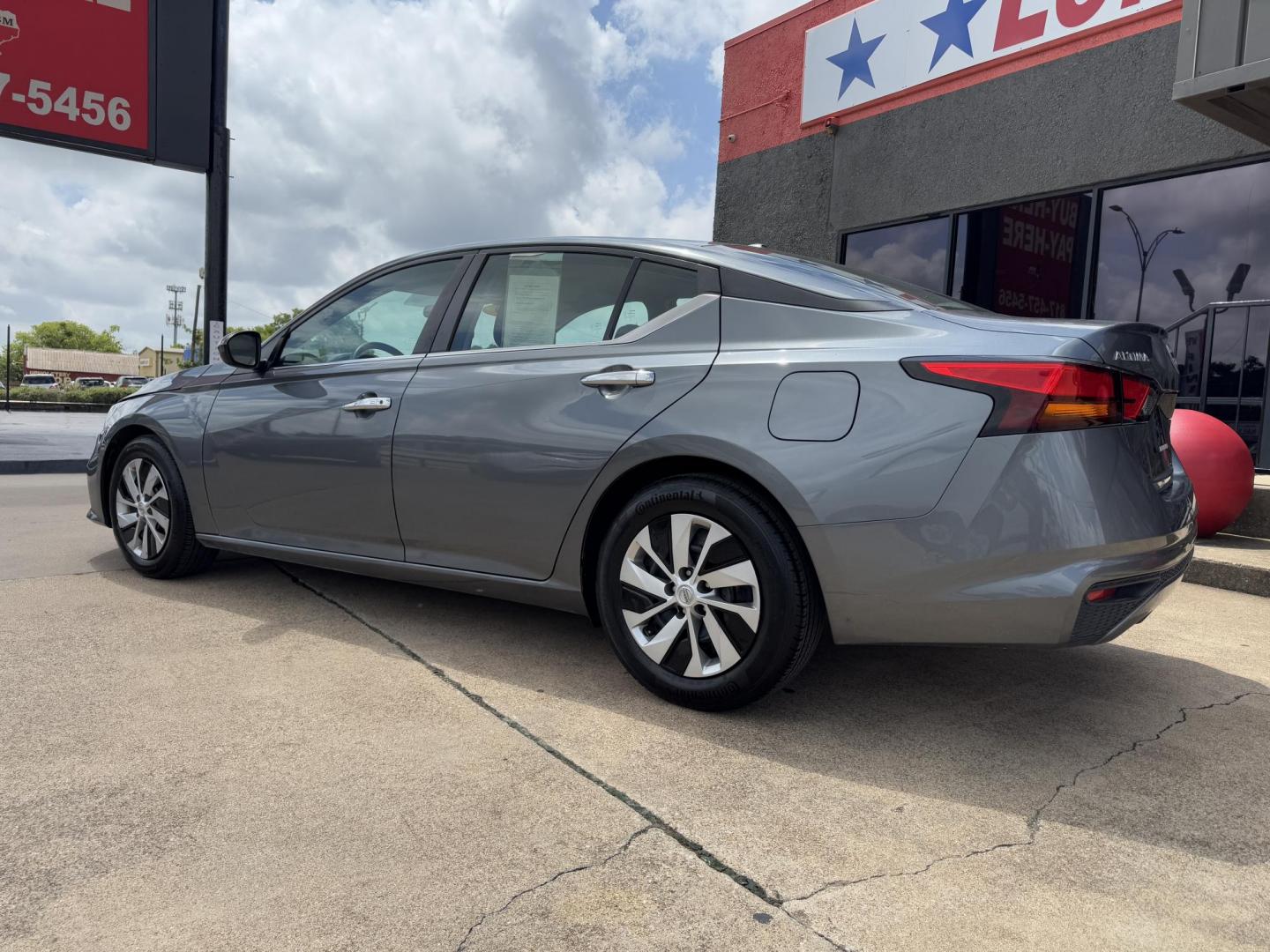2020 GRAY NISSAN ALTIMA 2.5 S (1N4BL4BV0LC) , located at 5900 E. Lancaster Ave., Fort Worth, TX, 76112, (817) 457-5456, 0.000000, 0.000000 - Photo#6