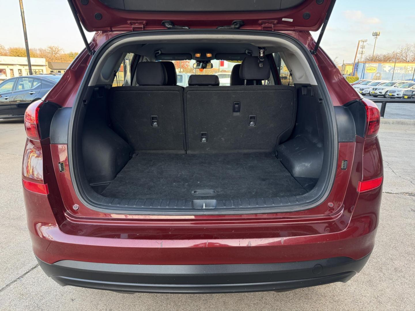 2019 RED HYUNDAI TUCSON SE (KM8J23A49KU) , located at 5900 E. Lancaster Ave., Fort Worth, TX, 76112, (817) 457-5456, 0.000000, 0.000000 - Photo#5