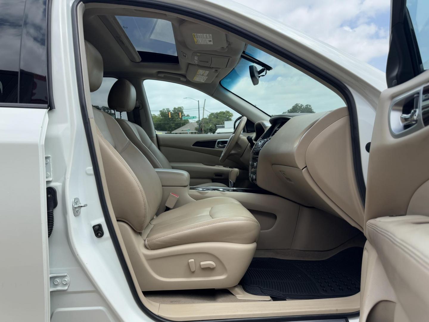 2015 WHITE NISSAN PATHFINDER S; SL; PL (5N1AR2MN6FC) , located at 5900 E. Lancaster Ave., Fort Worth, TX, 76112, (817) 457-5456, 0.000000, 0.000000 - Photo#17