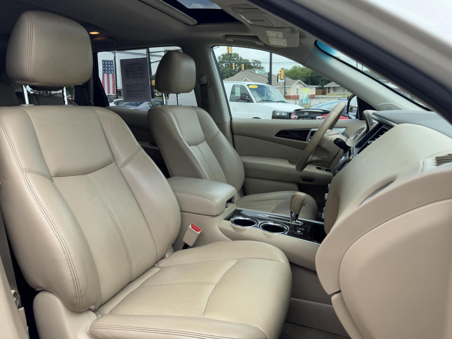 2015 WHITE NISSAN PATHFINDER S; SL; PL (5N1AR2MN6FC) , located at 5900 E. Lancaster Ave., Fort Worth, TX, 76112, (817) 457-5456, 0.000000, 0.000000 - Photo#18
