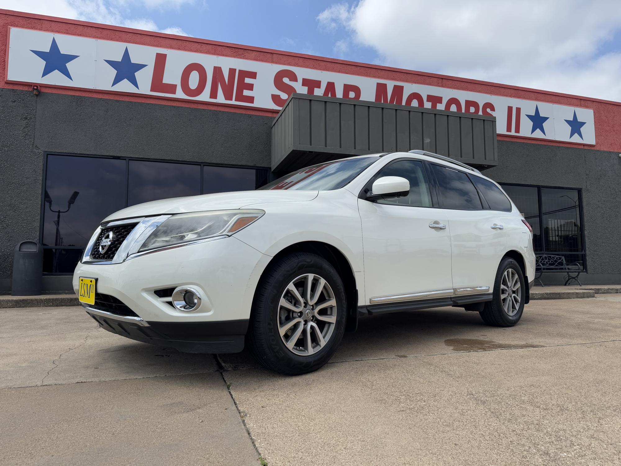 photo of 2015 NISSAN PATHFINDER S; SL; PL 