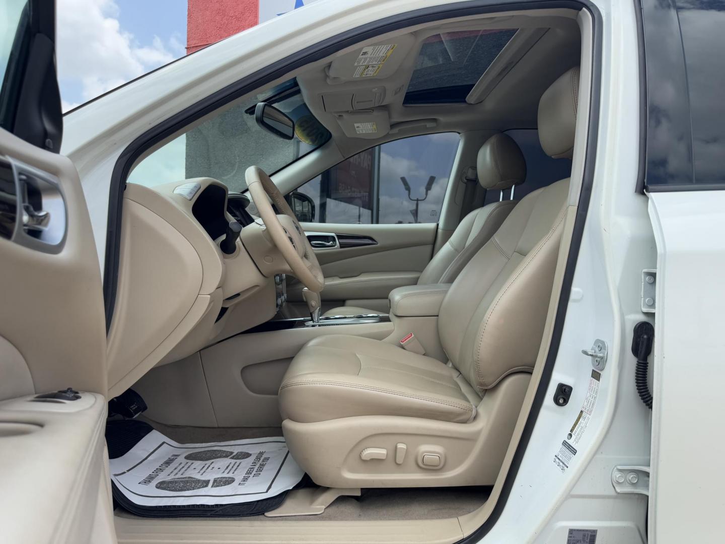 2015 WHITE NISSAN PATHFINDER S; SL; PL (5N1AR2MN6FC) , located at 5900 E. Lancaster Ave., Fort Worth, TX, 76112, (817) 457-5456, 0.000000, 0.000000 - Photo#9
